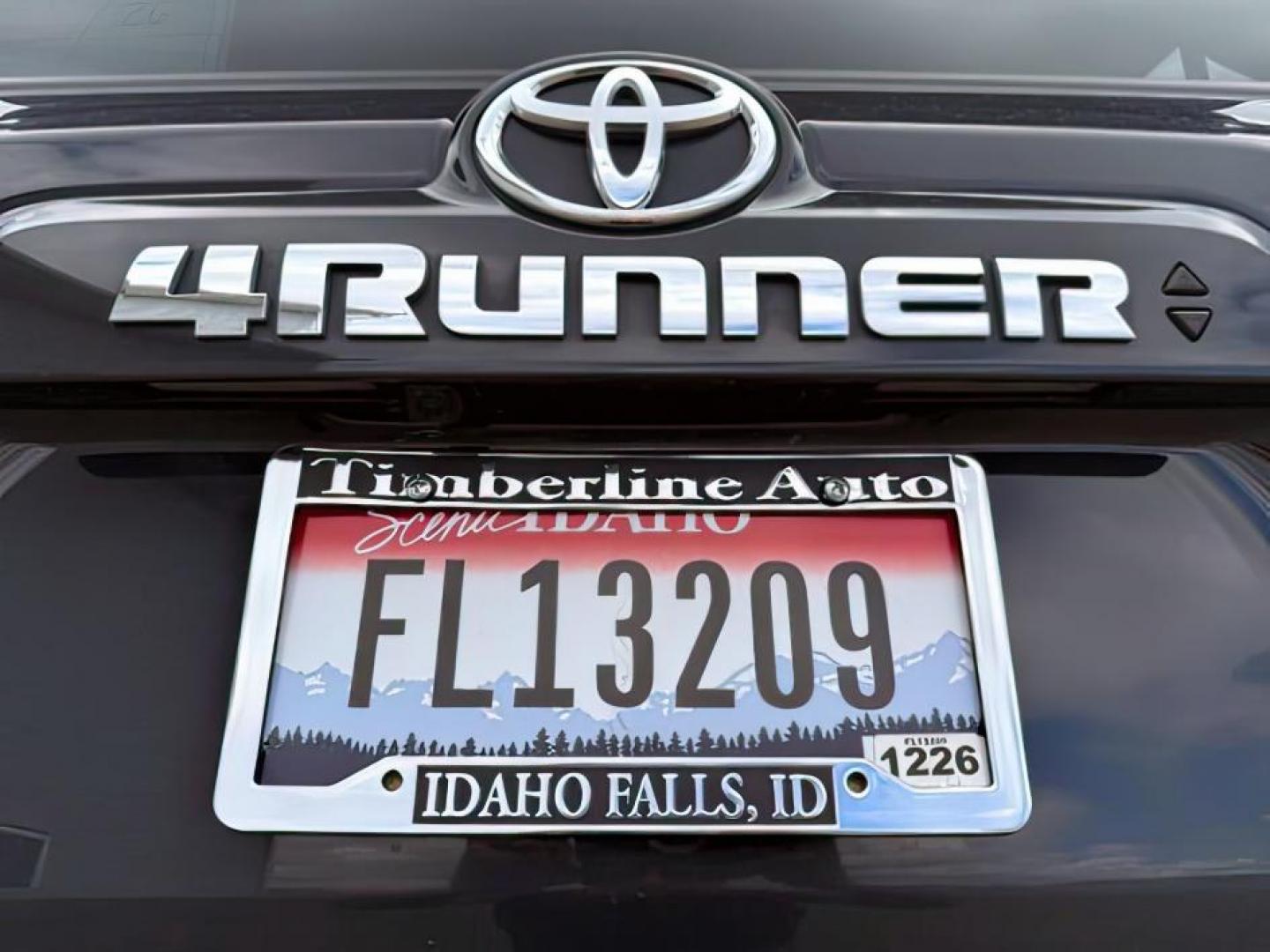 2024 GRAY /Black/Graphite Toyota 4Runner SR5 Premium (JTENU5JR3R6) with an 4L V-6 DOHC engine, AUTOMATIC transmission, located at 1235 N Woodruff Ave., Idaho Falls, 83401, (208) 523-1053, 43.507172, -112.000488 - Photo#4