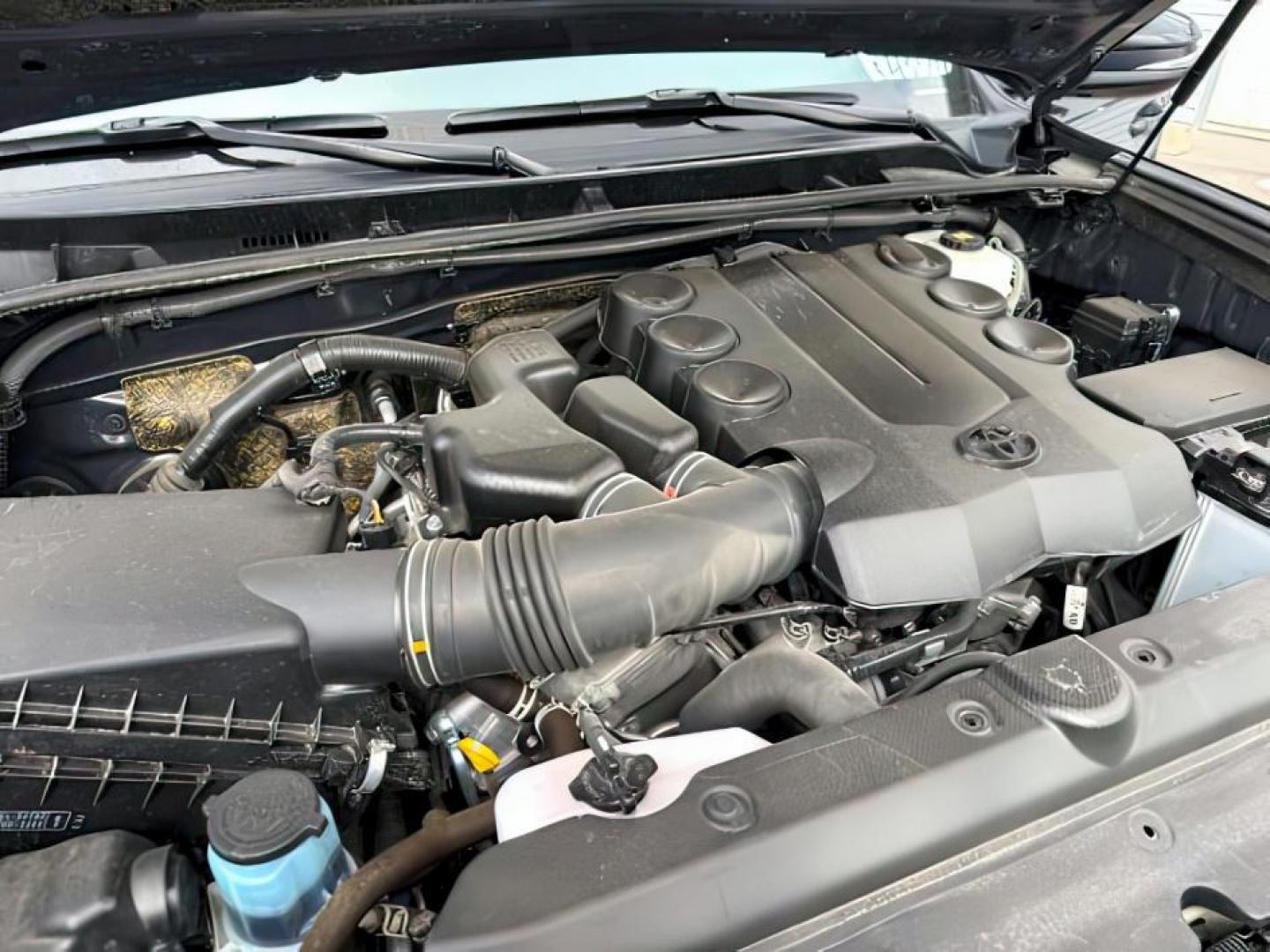 2024 GRAY /Black/Graphite Toyota 4Runner SR5 Premium (JTENU5JR3R6) with an 4L V-6 DOHC engine, AUTOMATIC transmission, located at 1235 N Woodruff Ave., Idaho Falls, 83401, (208) 523-1053, 43.507172, -112.000488 - Photo#31