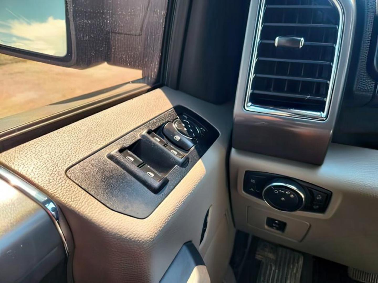 2016 Blue Jeans Metallic /Medium Earth Gray Ford F-150 (1FTEW1EG1GK) with an 35L V-6 DOHC engine, Automatic transmission, located at 1175 N Woodruff Ave, Idaho Falls, ID, 83401, 43.506901, -111.999657 - At Timberline Auto, finding a great deal on your next vehicle is always easy! Our experienced sales staff's goal is to help find you the right vehicle at the right price! Our knowledgeable finance department has options for almost any credit score. We offer extended service contract options to prote - Photo#18