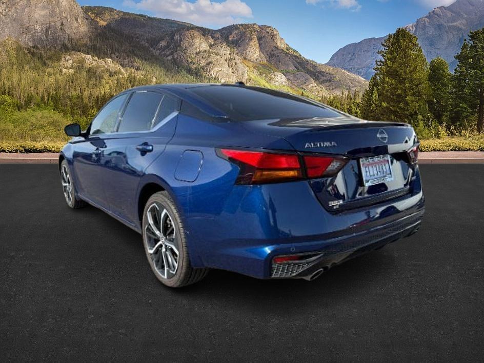 2024 BLUE /Sport Nissan Altima SR Intelligent AWD (1N4BL4CW2RN) with an 2.5L I-4 gasoline direct injection engine, AUTOMATIC transmission, located at 1235 N Woodruff Ave., Idaho Falls, 83401, (208) 523-1053, 43.507172, -112.000488 - 2024 Nissan Altima AWD powered by a 2.5L 4-cylinder engine and Xtronic CVT transmission. All-wheel drive adds year-round confidence, making it a great fit for Idaho roads and changing weather conditions. Features include Nissan Safety Shield 360 with automatic emergency braking, blind spot warning,- Photo#2