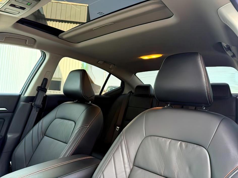 2024 BLUE /Sport Nissan Altima SR Intelligent AWD (1N4BL4CW2RN) with an 2.5L I-4 gasoline direct injection engine, AUTOMATIC transmission, located at 1235 N Woodruff Ave., Idaho Falls, 83401, (208) 523-1053, 43.507172, -112.000488 - 2024 Nissan Altima AWD powered by a 2.5L 4-cylinder engine and Xtronic CVT transmission. All-wheel drive adds year-round confidence, making it a great fit for Idaho roads and changing weather conditions. Features include Nissan Safety Shield 360 with automatic emergency braking, blind spot warning,- Photo#17