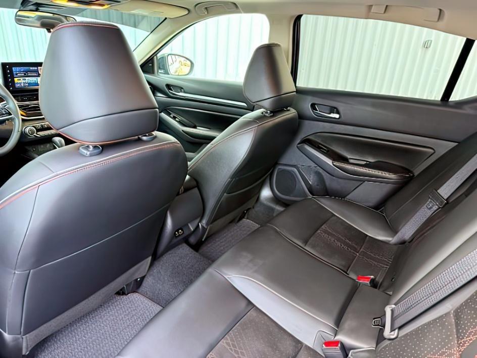 2024 BLUE /Sport Nissan Altima SR Intelligent AWD (1N4BL4CW2RN) with an 2.5L I-4 gasoline direct injection engine, AUTOMATIC transmission, located at 1235 N Woodruff Ave., Idaho Falls, 83401, (208) 523-1053, 43.507172, -112.000488 - 2024 Nissan Altima AWD powered by a 2.5L 4-cylinder engine and Xtronic CVT transmission. All-wheel drive adds year-round confidence, making it a great fit for Idaho roads and changing weather conditions. Features include Nissan Safety Shield 360 with automatic emergency braking, blind spot warning,- Photo#20