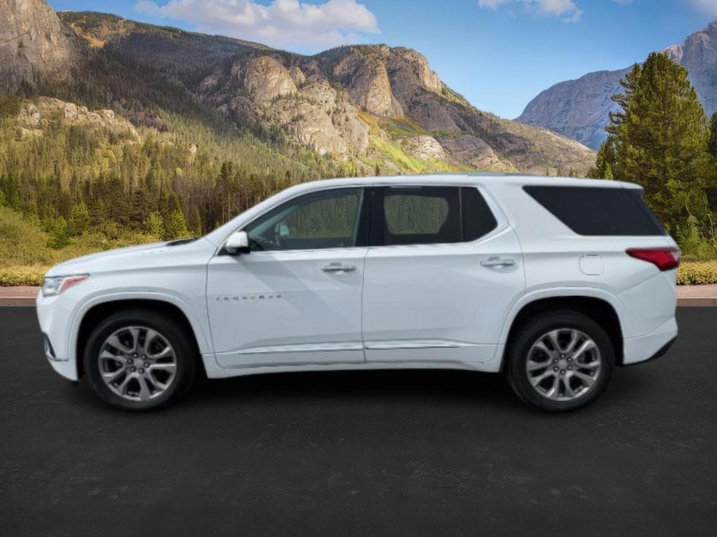 2019 Summit White /Jet Black Chevrolet Traverse (1GNEVKKW3KJ) with an 36L V-6 gasoline direct injection engine, Automatic transmission, located at 1175 N Woodruff Ave, Idaho Falls, ID, 83401, 43.506901, -111.999657 - At Timberline Auto, finding a great deal on your next vehicle is always easy! Our experienced sales staff's goal is to help find you the right vehicle at the right price! Our knowledgeable finance department has options for almost any credit score. We offer extended service contract options to prote - Photo#0