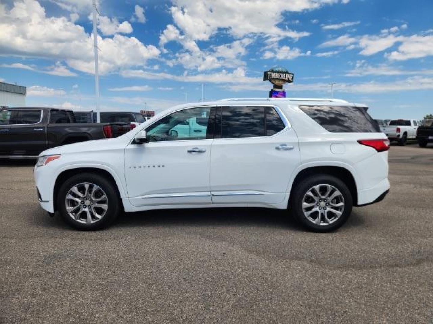 2019 Summit White /Jet Black Chevrolet Traverse (1GNEVKKW3KJ) with an 36L V-6 gasoline direct injection engine, Automatic transmission, located at 1175 N Woodruff Ave, Idaho Falls, ID, 83401, 43.506901, -111.999657 - At Timberline Auto, finding a great deal on your next vehicle is always easy! Our experienced sales staff's goal is to help find you the right vehicle at the right price! Our knowledgeable finance department has options for almost any credit score. We offer extended service contract options to prote - Photo#32