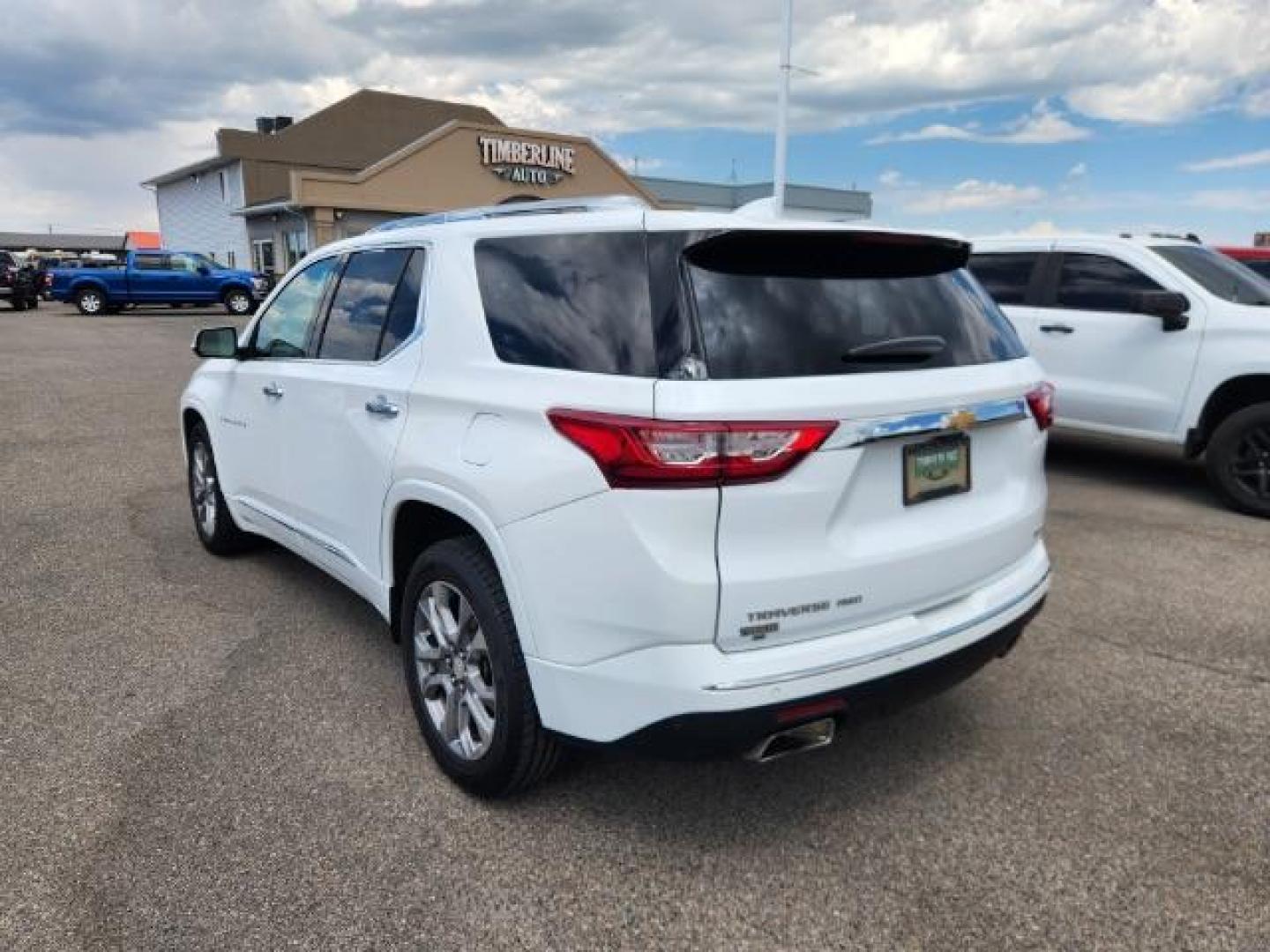 2019 Summit White /Jet Black Chevrolet Traverse (1GNEVKKW3KJ) with an 36L V-6 gasoline direct injection engine, Automatic transmission, located at 1175 N Woodruff Ave, Idaho Falls, ID, 83401, 43.506901, -111.999657 - At Timberline Auto, finding a great deal on your next vehicle is always easy! Our experienced sales staff's goal is to help find you the right vehicle at the right price! Our knowledgeable finance department has options for almost any credit score. We offer extended service contract options to prote - Photo#33
