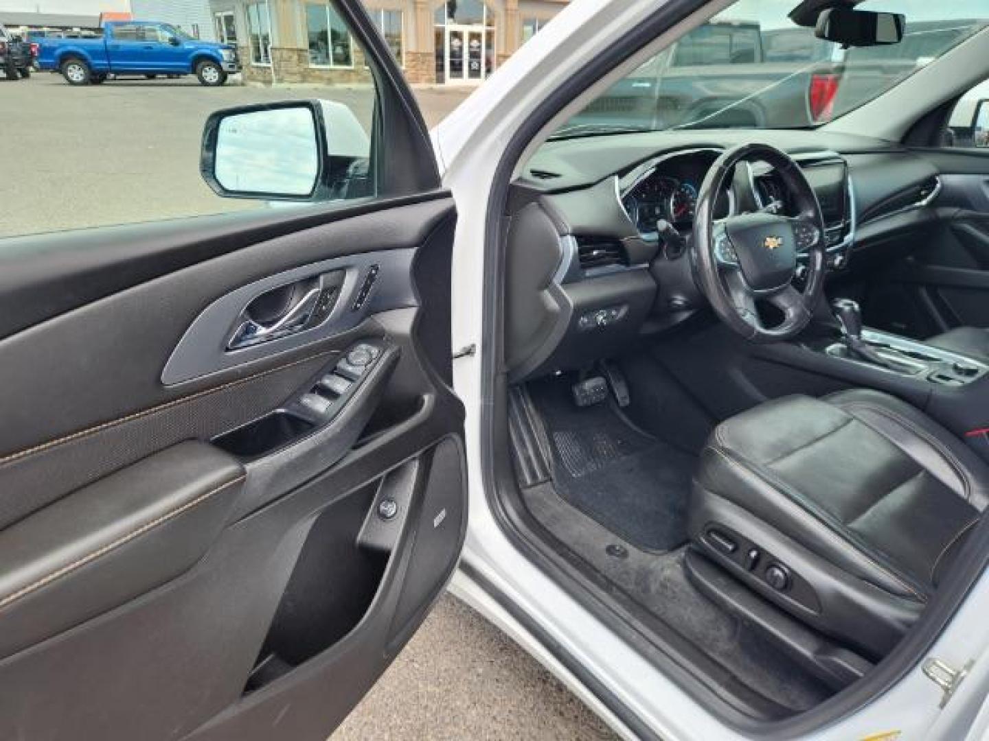 2019 Summit White /Jet Black Chevrolet Traverse (1GNEVKKW3KJ) with an 36L V-6 gasoline direct injection engine, Automatic transmission, located at 1175 N Woodruff Ave, Idaho Falls, ID, 83401, 43.506901, -111.999657 - At Timberline Auto, finding a great deal on your next vehicle is always easy! Our experienced sales staff's goal is to help find you the right vehicle at the right price! Our knowledgeable finance department has options for almost any credit score. We offer extended service contract options to prote - Photo#41