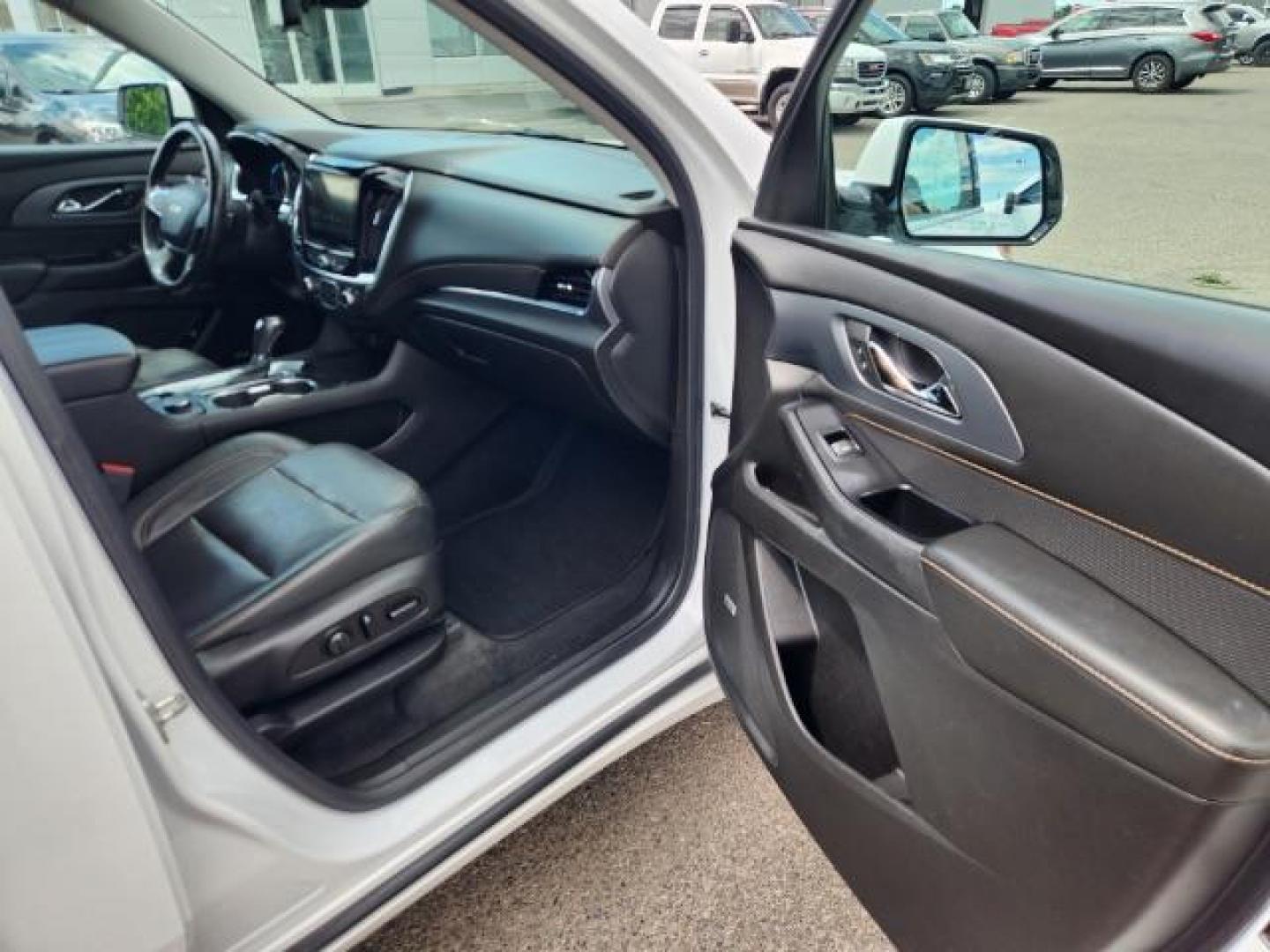 2019 Summit White /Jet Black Chevrolet Traverse (1GNEVKKW3KJ) with an 36L V-6 gasoline direct injection engine, Automatic transmission, located at 1175 N Woodruff Ave, Idaho Falls, ID, 83401, 43.506901, -111.999657 - At Timberline Auto, finding a great deal on your next vehicle is always easy! Our experienced sales staff's goal is to help find you the right vehicle at the right price! Our knowledgeable finance department has options for almost any credit score. We offer extended service contract options to prote - Photo#43