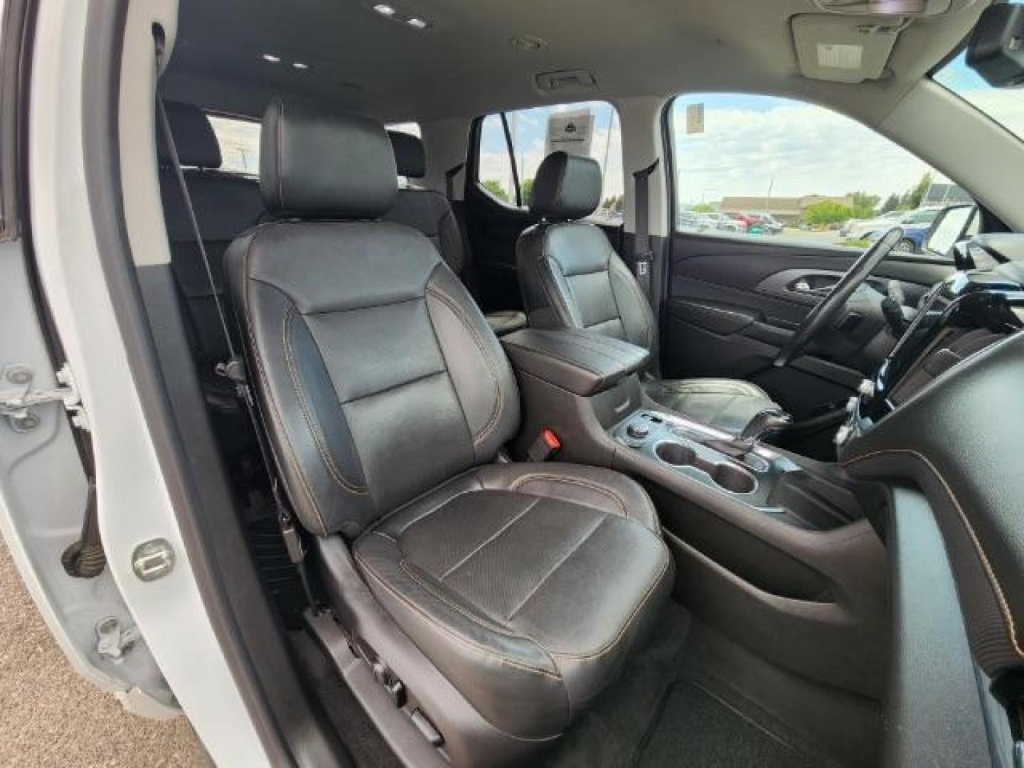 2019 Summit White /Jet Black Chevrolet Traverse (1GNEVKKW3KJ) with an 36L V-6 gasoline direct injection engine, Automatic transmission, located at 1175 N Woodruff Ave, Idaho Falls, ID, 83401, 43.506901, -111.999657 - At Timberline Auto, finding a great deal on your next vehicle is always easy! Our experienced sales staff's goal is to help find you the right vehicle at the right price! Our knowledgeable finance department has options for almost any credit score. We offer extended service contract options to prote - Photo#44