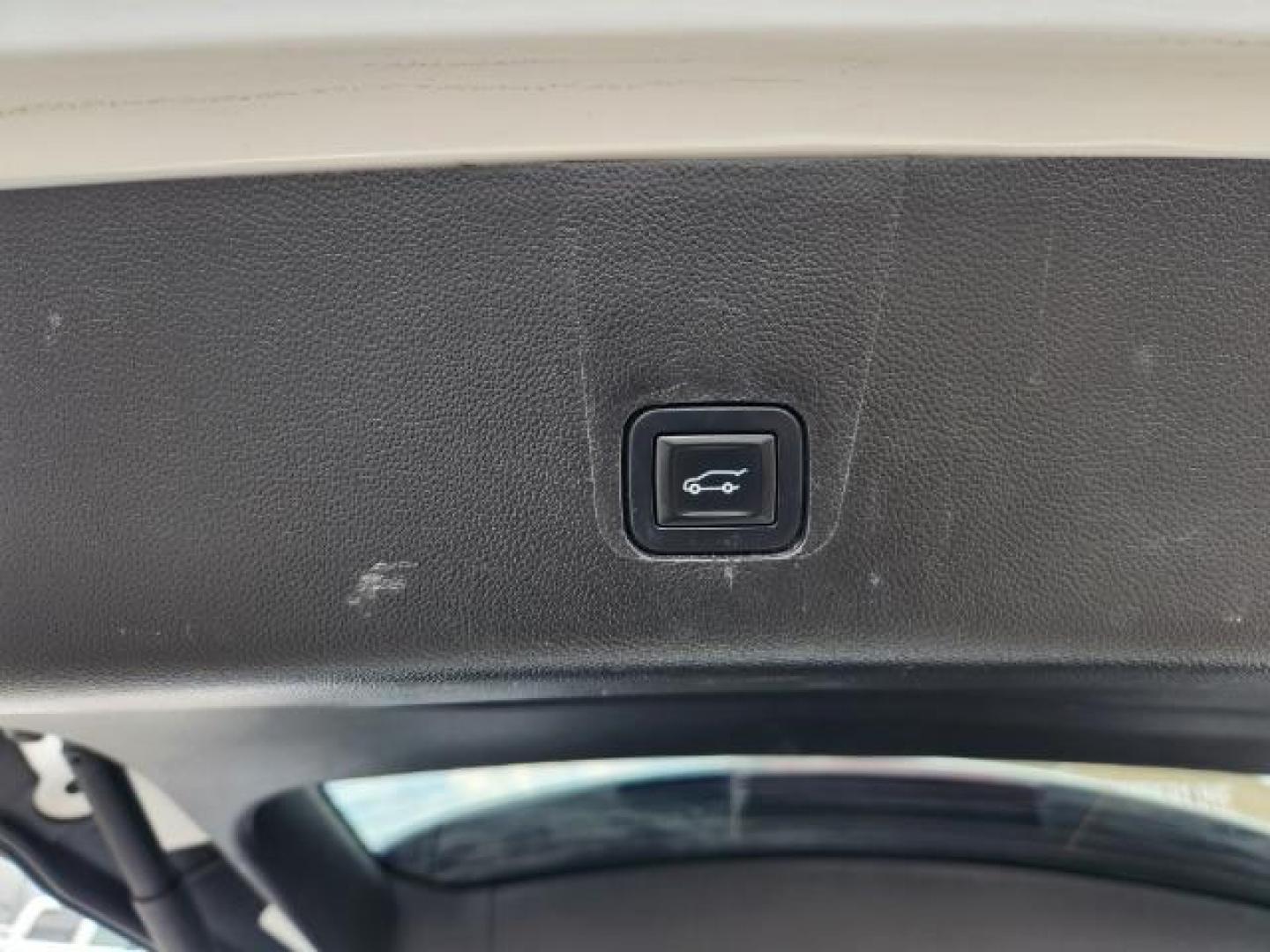 2019 Summit White /Jet Black Chevrolet Traverse (1GNEVKKW3KJ) with an 36L V-6 gasoline direct injection engine, Automatic transmission, located at 1175 N Woodruff Ave, Idaho Falls, ID, 83401, 43.506901, -111.999657 - At Timberline Auto, finding a great deal on your next vehicle is always easy! Our experienced sales staff's goal is to help find you the right vehicle at the right price! Our knowledgeable finance department has options for almost any credit score. We offer extended service contract options to prote - Photo#51