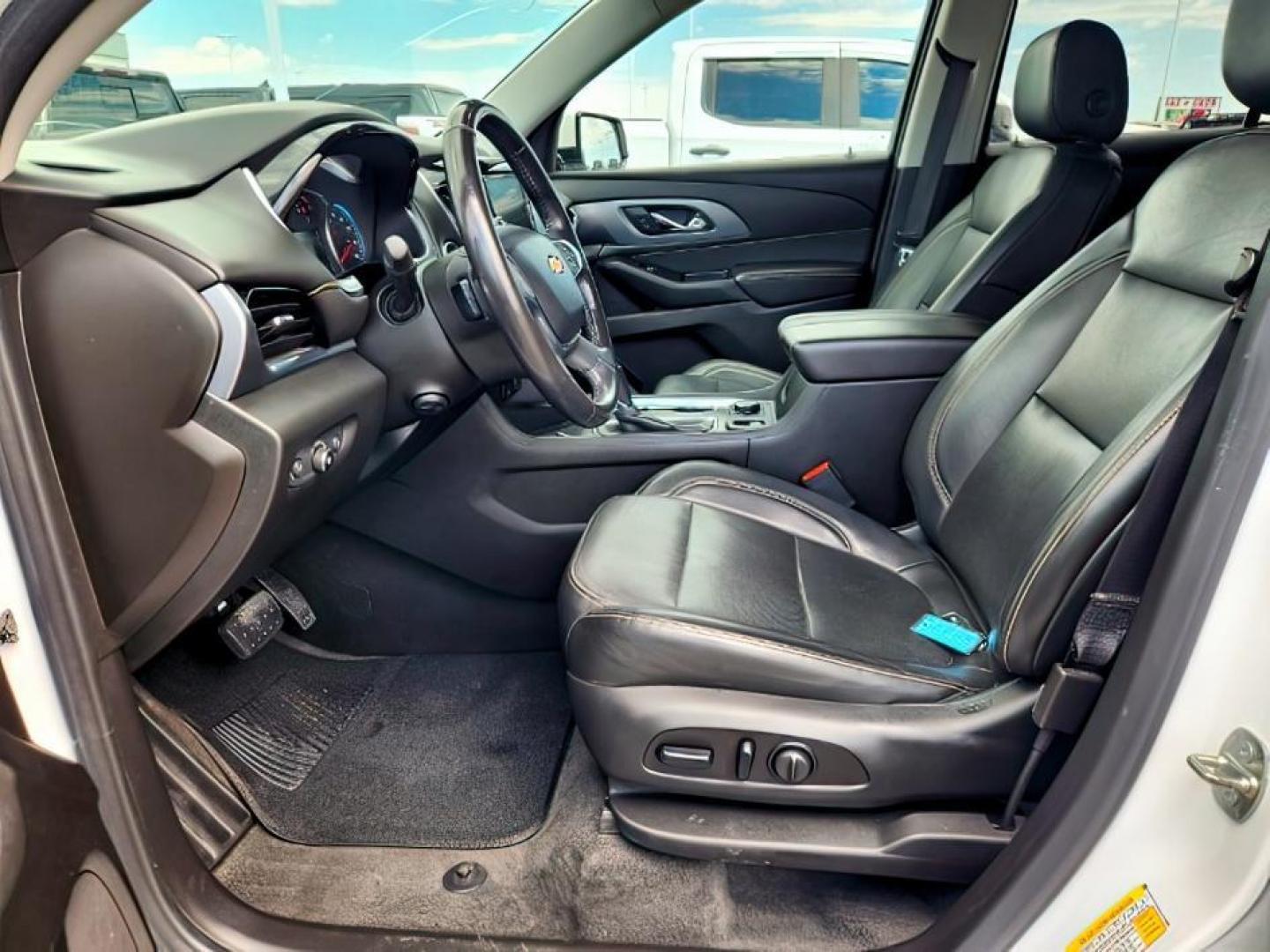 2019 Summit White /Jet Black Chevrolet Traverse (1GNEVKKW3KJ) with an 36L V-6 gasoline direct injection engine, Automatic transmission, located at 1175 N Woodruff Ave, Idaho Falls, ID, 83401, 43.506901, -111.999657 - At Timberline Auto, finding a great deal on your next vehicle is always easy! Our experienced sales staff's goal is to help find you the right vehicle at the right price! Our knowledgeable finance department has options for almost any credit score. We offer extended service contract options to prote - Photo#11