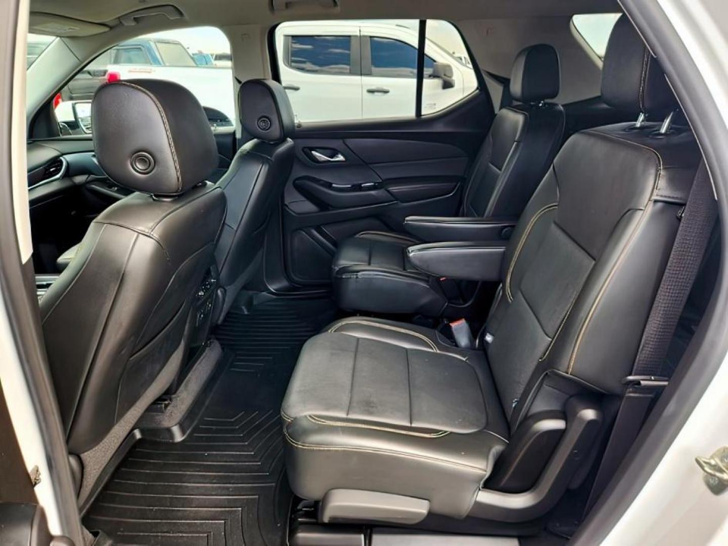 2019 Summit White /Jet Black Chevrolet Traverse (1GNEVKKW3KJ) with an 36L V-6 gasoline direct injection engine, Automatic transmission, located at 1175 N Woodruff Ave, Idaho Falls, ID, 83401, 43.506901, -111.999657 - At Timberline Auto, finding a great deal on your next vehicle is always easy! Our experienced sales staff's goal is to help find you the right vehicle at the right price! Our knowledgeable finance department has options for almost any credit score. We offer extended service contract options to prote - Photo#16