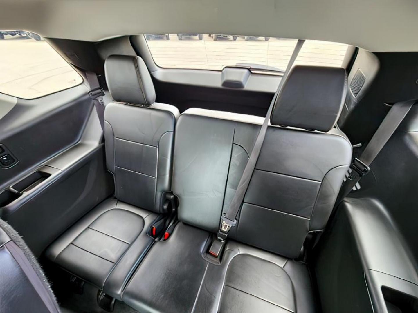 2019 Summit White /Jet Black Chevrolet Traverse (1GNEVKKW3KJ) with an 36L V-6 gasoline direct injection engine, Automatic transmission, located at 1175 N Woodruff Ave, Idaho Falls, ID, 83401, 43.506901, -111.999657 - At Timberline Auto, finding a great deal on your next vehicle is always easy! Our experienced sales staff's goal is to help find you the right vehicle at the right price! Our knowledgeable finance department has options for almost any credit score. We offer extended service contract options to prote - Photo#18
