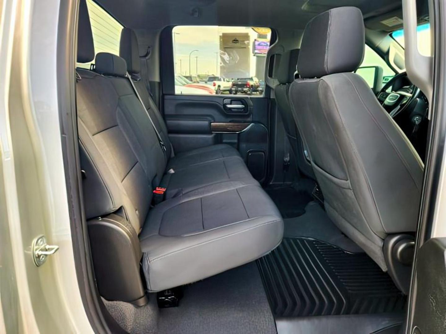 2022 Quicksilver Metallic /Jet Black GMC Sierra 3500HD (1GT49TE70NF) with an 66L V-8 gasoline direct injection engine, Automatic transmission, located at 1175 N Woodruff Ave, Idaho Falls, ID, 83401, 43.506901, -111.999657 - At Timberline Auto, finding a great deal on your next vehicle is always easy! Our experienced sales staff's goal is to help find you the right vehicle at the right price! Our knowledgeable finance department has options for almost any credit score. We offer extended service contract options to prote - Photo#13