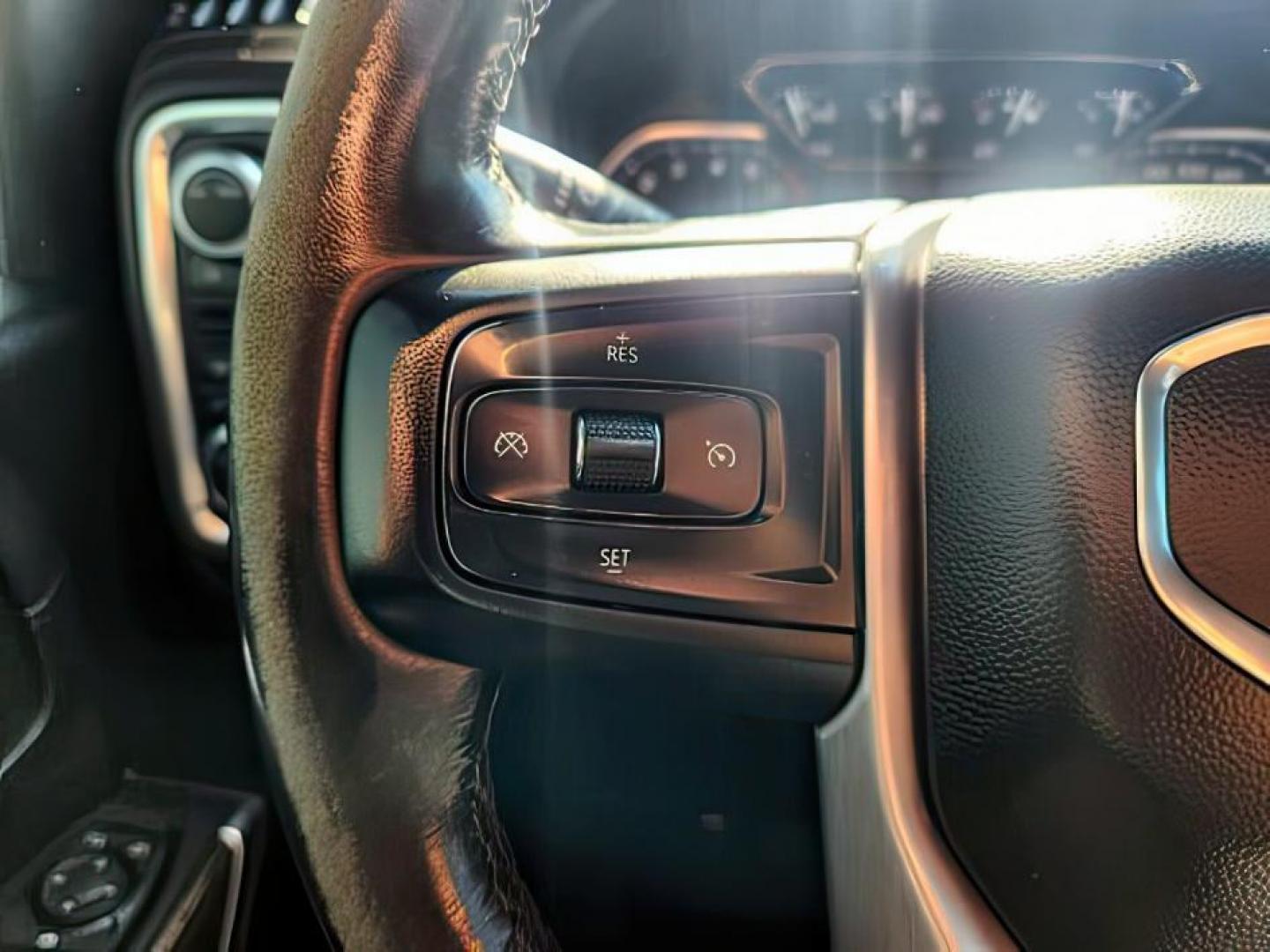 2022 Quicksilver Metallic /Jet Black GMC Sierra 3500HD (1GT49TE70NF) with an 66L V-8 gasoline direct injection engine, Automatic transmission, located at 1175 N Woodruff Ave, Idaho Falls, ID, 83401, 43.506901, -111.999657 - At Timberline Auto, finding a great deal on your next vehicle is always easy! Our experienced sales staff's goal is to help find you the right vehicle at the right price! Our knowledgeable finance department has options for almost any credit score. We offer extended service contract options to prote - Photo#20