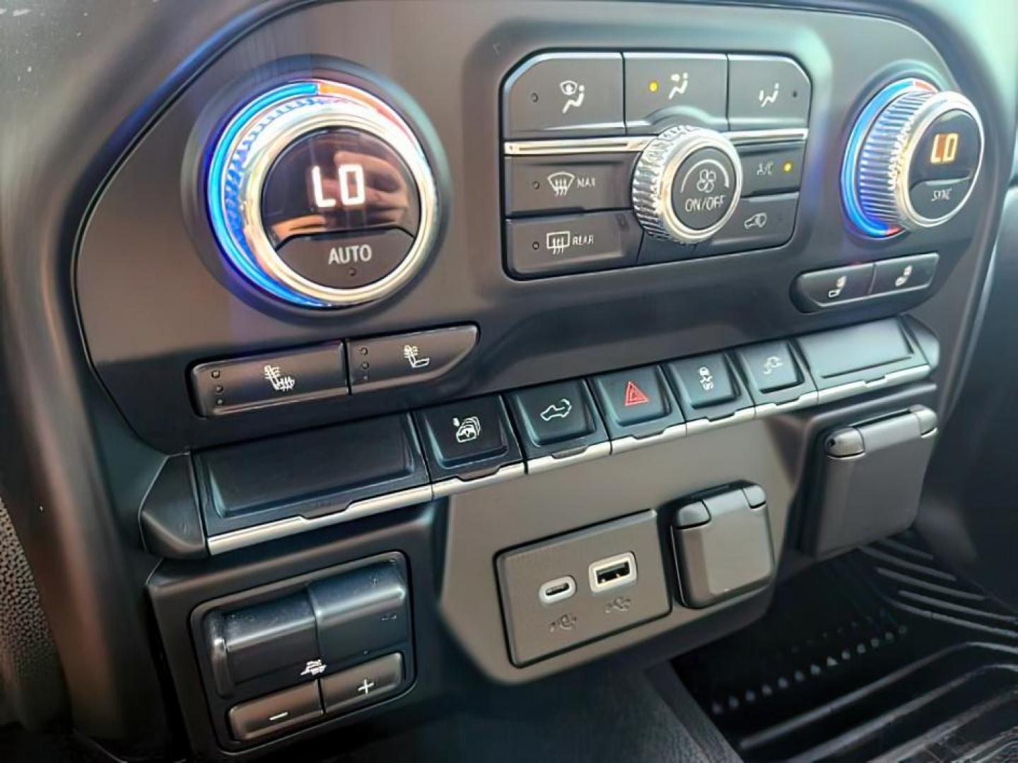 2022 Quicksilver Metallic /Jet Black GMC Sierra 3500HD (1GT49TE70NF) with an 66L V-8 gasoline direct injection engine, Automatic transmission, located at 1175 N Woodruff Ave, Idaho Falls, ID, 83401, 43.506901, -111.999657 - At Timberline Auto, finding a great deal on your next vehicle is always easy! Our experienced sales staff's goal is to help find you the right vehicle at the right price! Our knowledgeable finance department has options for almost any credit score. We offer extended service contract options to prote - Photo#24