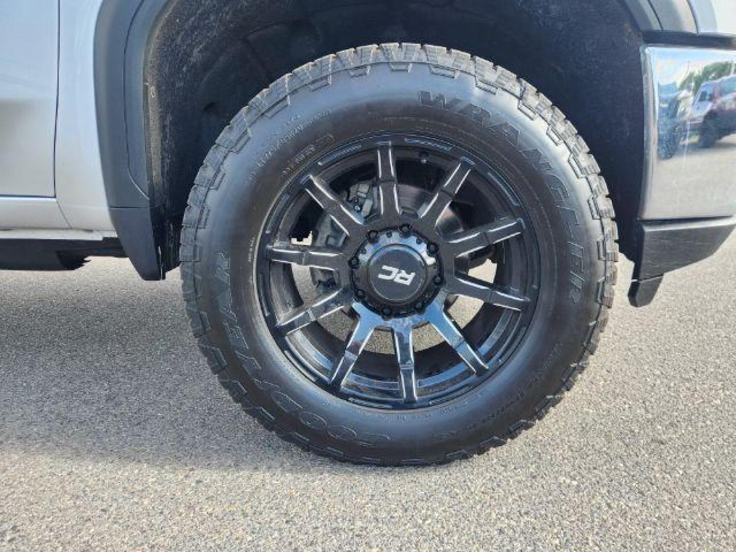 2022 Quicksilver Metallic /Jet Black GMC Sierra 3500HD (1GT49TE70NF) with an 66L V-8 gasoline direct injection engine, Automatic transmission, located at 1175 N Woodruff Ave, Idaho Falls, ID, 83401, 43.506901, -111.999657 - At Timberline Auto, finding a great deal on your next vehicle is always easy! Our experienced sales staff's goal is to help find you the right vehicle at the right price! Our knowledgeable finance department has options for almost any credit score. We offer extended service contract options to prote - Photo#35