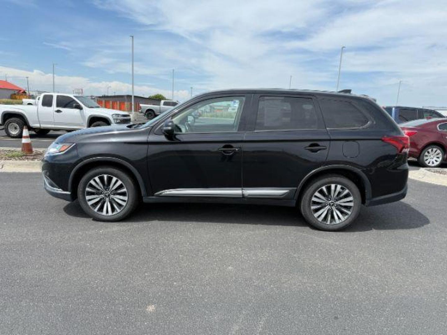 2020 BLACK /LEATHER Mitsubishi Outlander (JA4AZ3A30LZ) with an 24L I-4 MIVEC variable valve control engine, Automatic transmission, located at 1175 N Woodruff Ave, Idaho Falls, ID, 83401, 43.506901, -111.999657 - At Timberline Auto, finding a great deal on your next vehicle is always easy! Our experienced sales staff's goal is to help find you the right vehicle at the right price! Our knowledgeable finance department has options for almost any credit score. We offer extended service contract options to prote - Photo#1