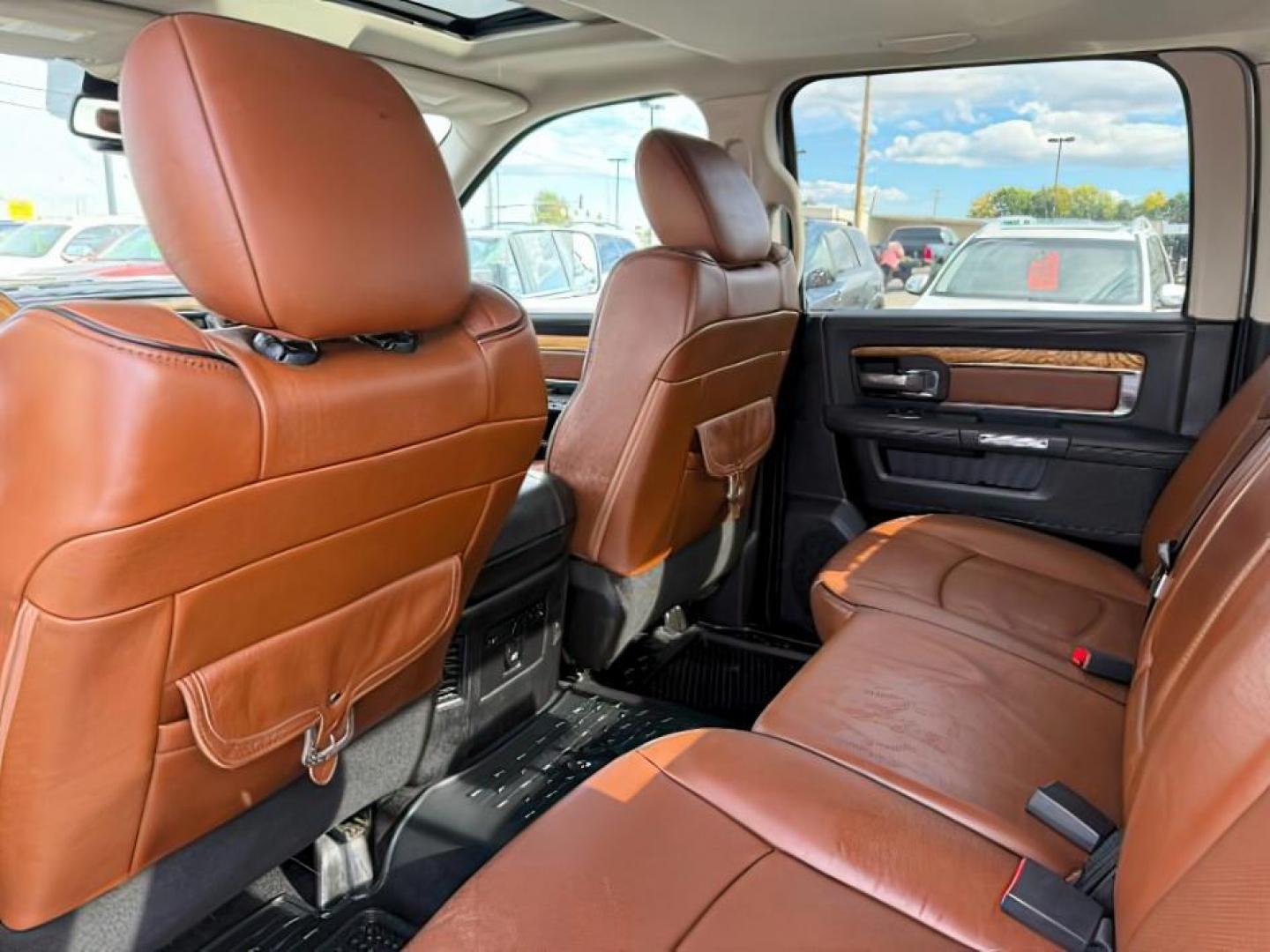 2013 WHITE /LEATHER RAM 1500 LARAMIE LONGHORN (1C6RR7PTXDS) with an 5.7 V8 engine, AUTO transmission, located at 1235 N Woodruff Ave., Idaho Falls, 83401, (208) 523-1053, 43.507172, -112.000488 - At Timberline Auto, finding a great deal on your next vehicle is always easy! Our experienced sales staff's goal is to help find you the right vehicle at the right price! Our knowledgeable finance department has options for almost any credit score. We offer extended service contract options to prote - Photo#21