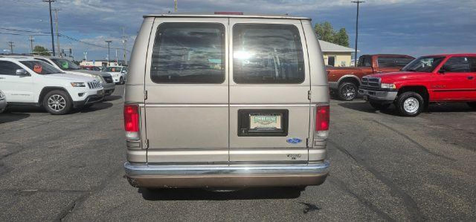 1995 TAN /CLOTH Ford E-150 (1FDEE14H4SH) with an 58 engine, Automatic transmission, located at 1175 N Woodruff Ave, Idaho Falls, ID, 83401, 43.506901, -111.999657 - At Timberline Auto, finding a great deal on your next vehicle is always easy! Our experienced sales staff's goal is to help find you the right vehicle at the right price! Our knowledgeable finance department has options for almost any credit score. We offer extended service contract options to prote - Photo#17