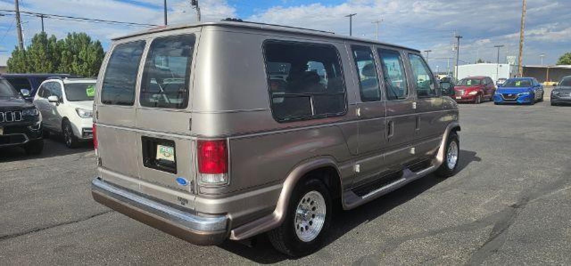 1995 TAN /CLOTH Ford E-150 (1FDEE14H4SH) with an 58 engine, Automatic transmission, located at 1175 N Woodruff Ave, Idaho Falls, ID, 83401, 43.506901, -111.999657 - At Timberline Auto, finding a great deal on your next vehicle is always easy! Our experienced sales staff's goal is to help find you the right vehicle at the right price! Our knowledgeable finance department has options for almost any credit score. We offer extended service contract options to prote - Photo#18