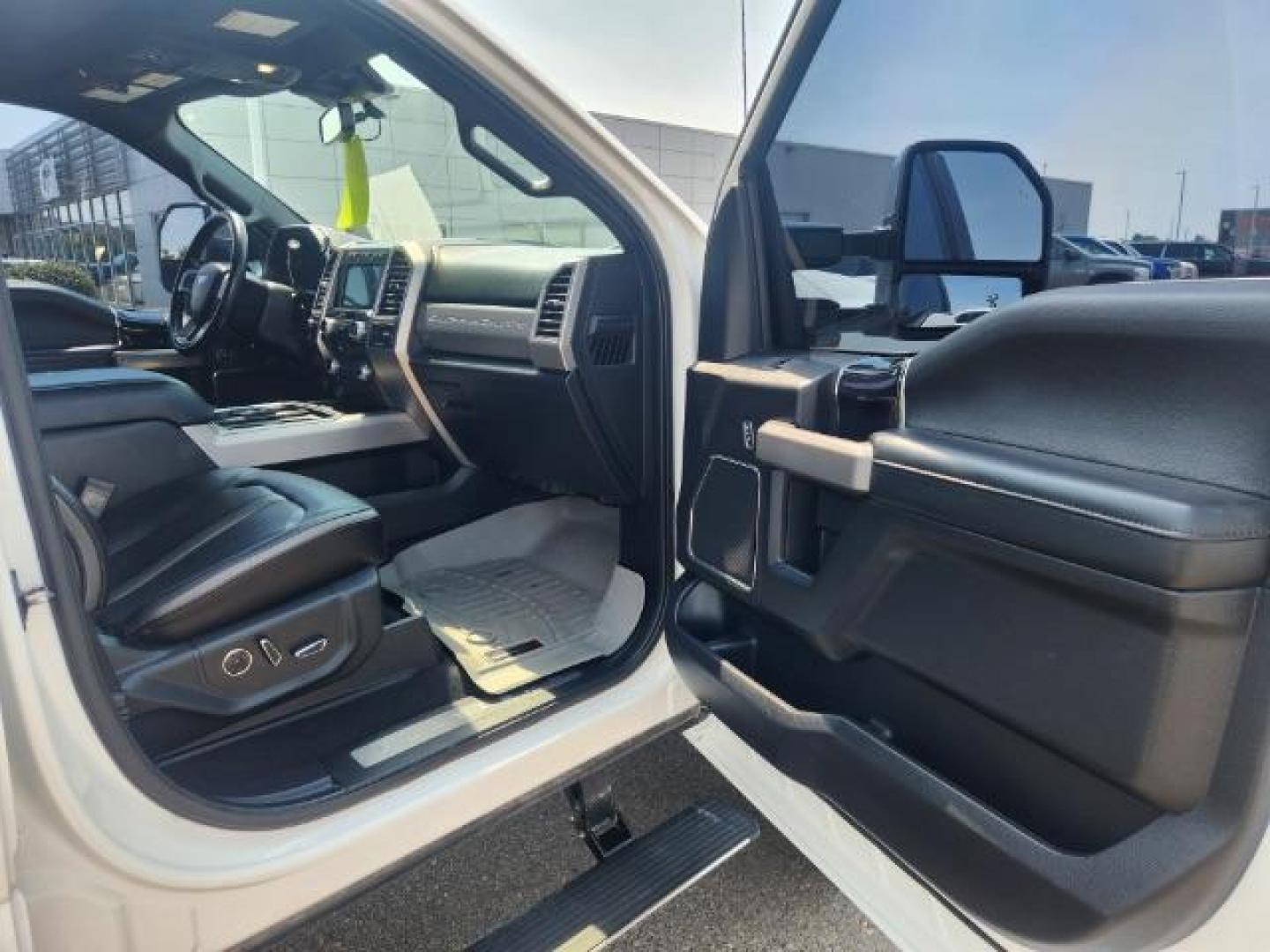 2020 Star White Metallic Tri-Coat /Black Ford F-250 (1FT7W2BT2LE) with an Powerstroke 67L V-8 diesel direct injection engine, Automatic transmission, located at 1175 N Woodruff Ave, Idaho Falls, ID, 83401, 43.506901, -111.999657 - At Timberline Auto, finding a great deal on your next vehicle is always easy! Our experienced sales staff's goal is to help find you the right vehicle at the right price! Our knowledgeable finance department has options for almost any credit score. We offer extended service contract options to prote - Photo#43