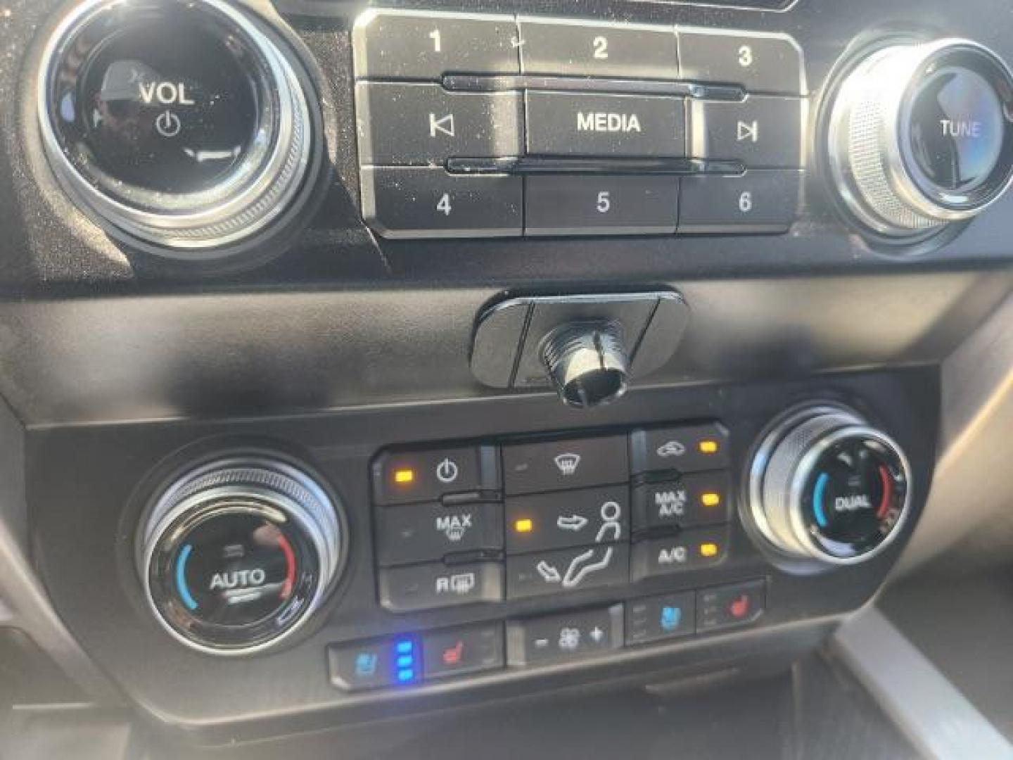 2020 Star White Metallic Tri-Coat /Black Ford F-250 (1FT7W2BT2LE) with an Powerstroke 67L V-8 diesel direct injection engine, Automatic transmission, located at 1175 N Woodruff Ave, Idaho Falls, ID, 83401, 43.506901, -111.999657 - At Timberline Auto, finding a great deal on your next vehicle is always easy! Our experienced sales staff's goal is to help find you the right vehicle at the right price! Our knowledgeable finance department has options for almost any credit score. We offer extended service contract options to prote - Photo#52
