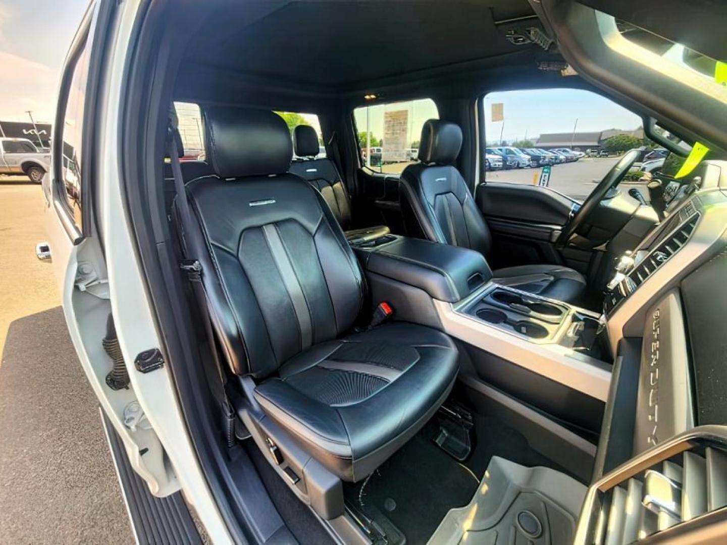 2020 Star White Metallic Tri-Coat /Black Ford F-250 (1FT7W2BT2LE) with an Powerstroke 67L V-8 diesel direct injection engine, Automatic transmission, located at 1175 N Woodruff Ave, Idaho Falls, ID, 83401, 43.506901, -111.999657 - At Timberline Auto, finding a great deal on your next vehicle is always easy! Our experienced sales staff's goal is to help find you the right vehicle at the right price! Our knowledgeable finance department has options for almost any credit score. We offer extended service contract options to prote - Photo#13