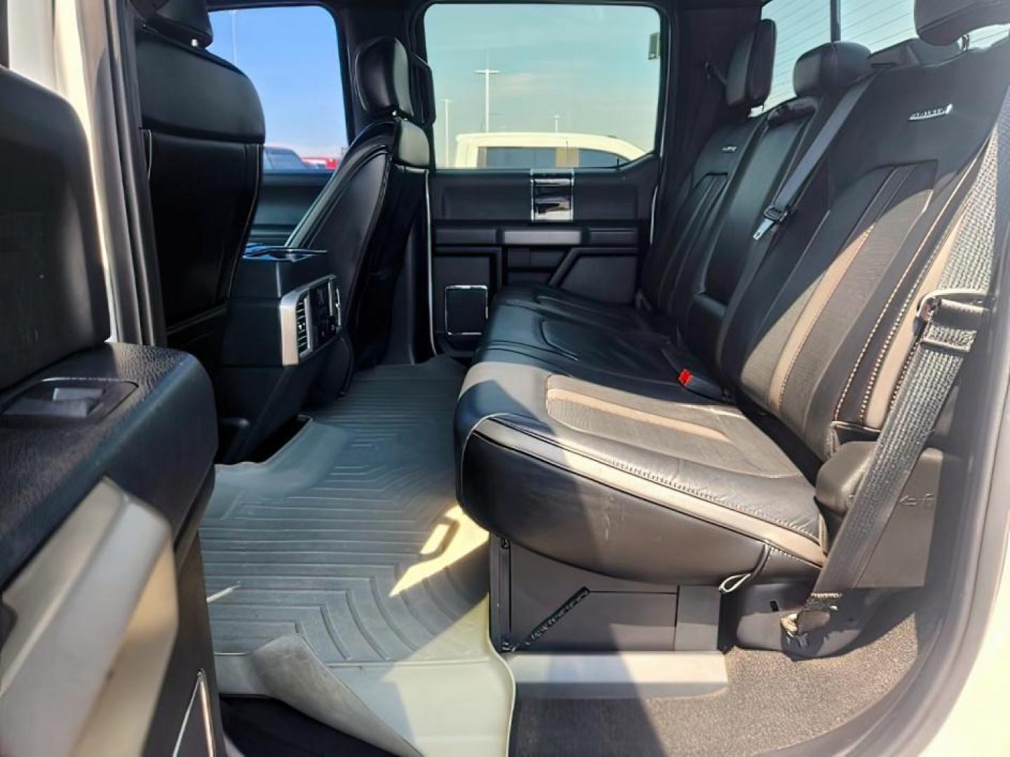 2020 Star White Metallic Tri-Coat /Black Ford F-250 (1FT7W2BT2LE) with an Powerstroke 67L V-8 diesel direct injection engine, Automatic transmission, located at 1175 N Woodruff Ave, Idaho Falls, ID, 83401, 43.506901, -111.999657 - At Timberline Auto, finding a great deal on your next vehicle is always easy! Our experienced sales staff's goal is to help find you the right vehicle at the right price! Our knowledgeable finance department has options for almost any credit score. We offer extended service contract options to prote - Photo#16