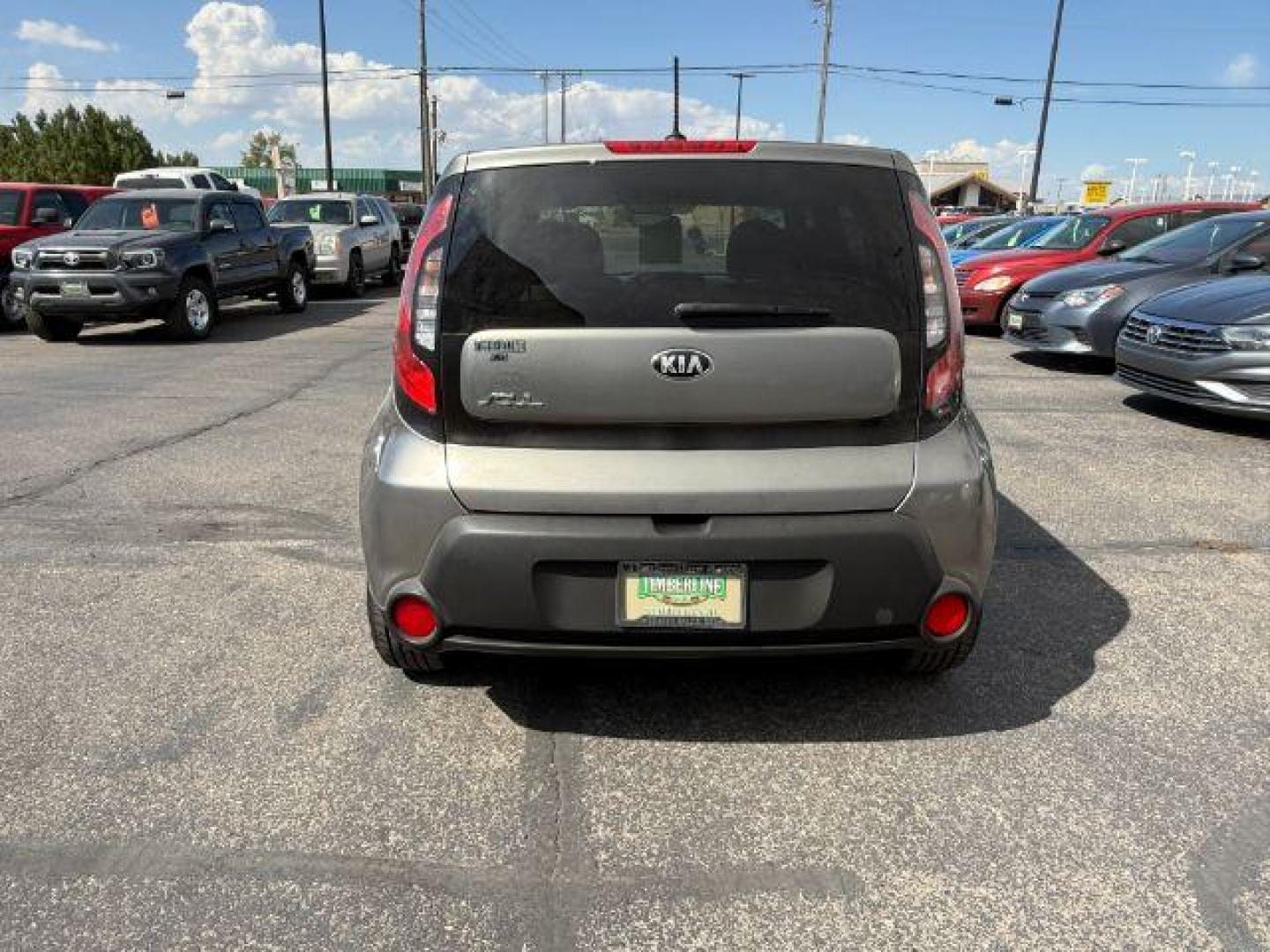 2015 GRAY /CLOTH KIA Soul (KNDJN2A21F7) with an 16 engine, Automatic transmission, located at 1175 N Woodruff Ave, Idaho Falls, ID, 83401, 43.506901, -111.999657 - At Timberline Auto, finding a great deal on your next vehicle is always easy! Our experienced sales staff's goal is to help find you the right vehicle at the right price! Our knowledgeable finance department has options for almost any credit score. We offer extended service contract options to prote - Photo#23