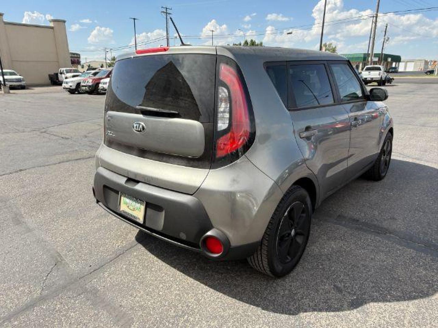 2015 GRAY /CLOTH KIA Soul (KNDJN2A21F7) with an 16 engine, Automatic transmission, located at 1175 N Woodruff Ave, Idaho Falls, ID, 83401, 43.506901, -111.999657 - At Timberline Auto, finding a great deal on your next vehicle is always easy! Our experienced sales staff's goal is to help find you the right vehicle at the right price! Our knowledgeable finance department has options for almost any credit score. We offer extended service contract options to prote - Photo#25