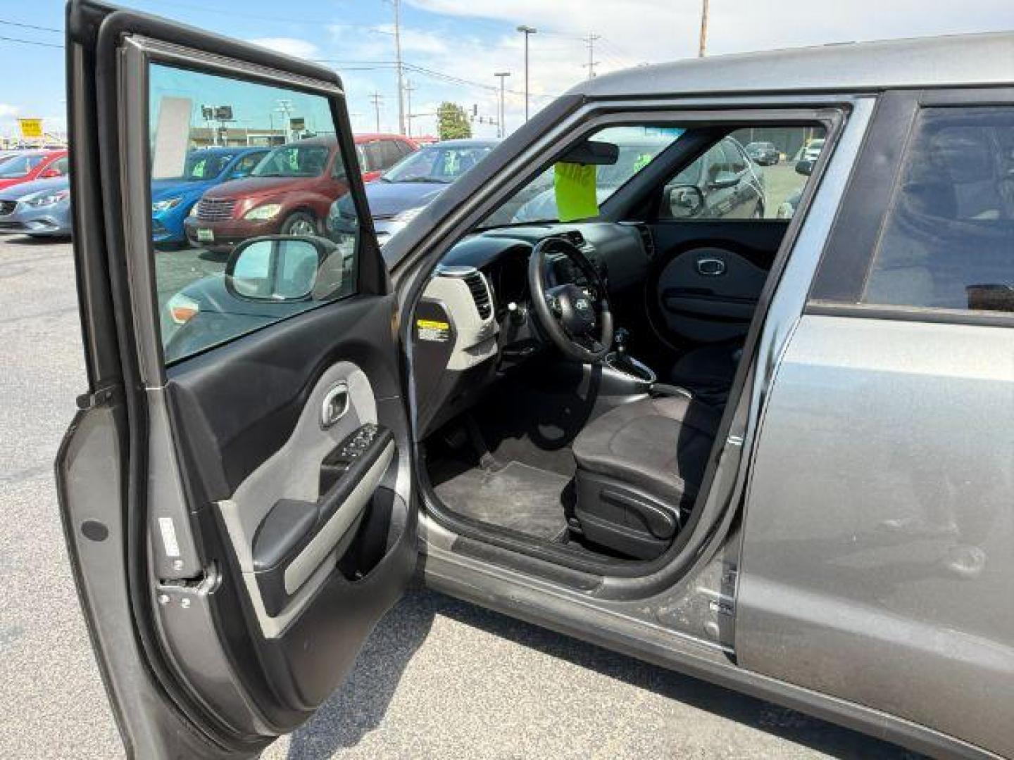 2015 GRAY /CLOTH KIA Soul (KNDJN2A21F7) with an 16 engine, Automatic transmission, located at 1175 N Woodruff Ave, Idaho Falls, ID, 83401, 43.506901, -111.999657 - At Timberline Auto, finding a great deal on your next vehicle is always easy! Our experienced sales staff's goal is to help find you the right vehicle at the right price! Our knowledgeable finance department has options for almost any credit score. We offer extended service contract options to prote - Photo#30