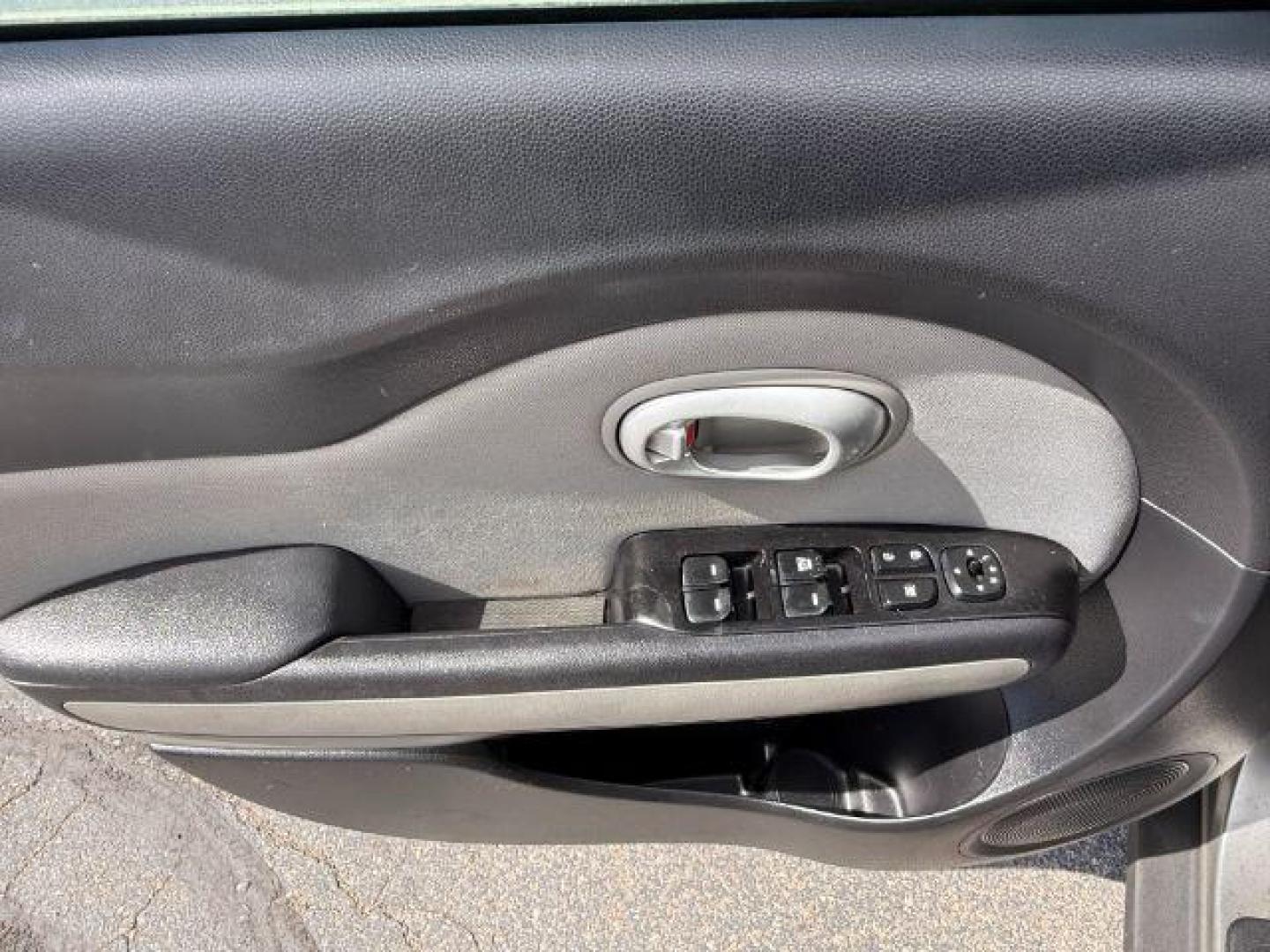 2015 GRAY /CLOTH KIA Soul (KNDJN2A21F7) with an 16 engine, Automatic transmission, located at 1175 N Woodruff Ave, Idaho Falls, ID, 83401, 43.506901, -111.999657 - At Timberline Auto, finding a great deal on your next vehicle is always easy! Our experienced sales staff's goal is to help find you the right vehicle at the right price! Our knowledgeable finance department has options for almost any credit score. We offer extended service contract options to prote - Photo#35