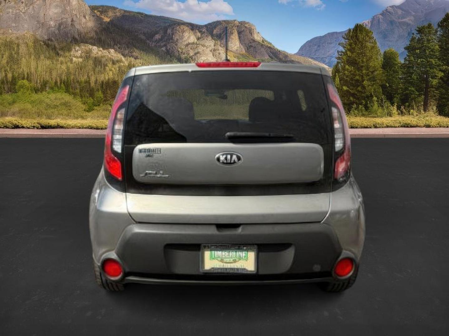 2015 GRAY /CLOTH KIA Soul (KNDJN2A21F7) with an 16 engine, Automatic transmission, located at 1175 N Woodruff Ave, Idaho Falls, ID, 83401, 43.506901, -111.999657 - At Timberline Auto, finding a great deal on your next vehicle is always easy! Our experienced sales staff's goal is to help find you the right vehicle at the right price! Our knowledgeable finance department has options for almost any credit score. We offer extended service contract options to prote - Photo#3