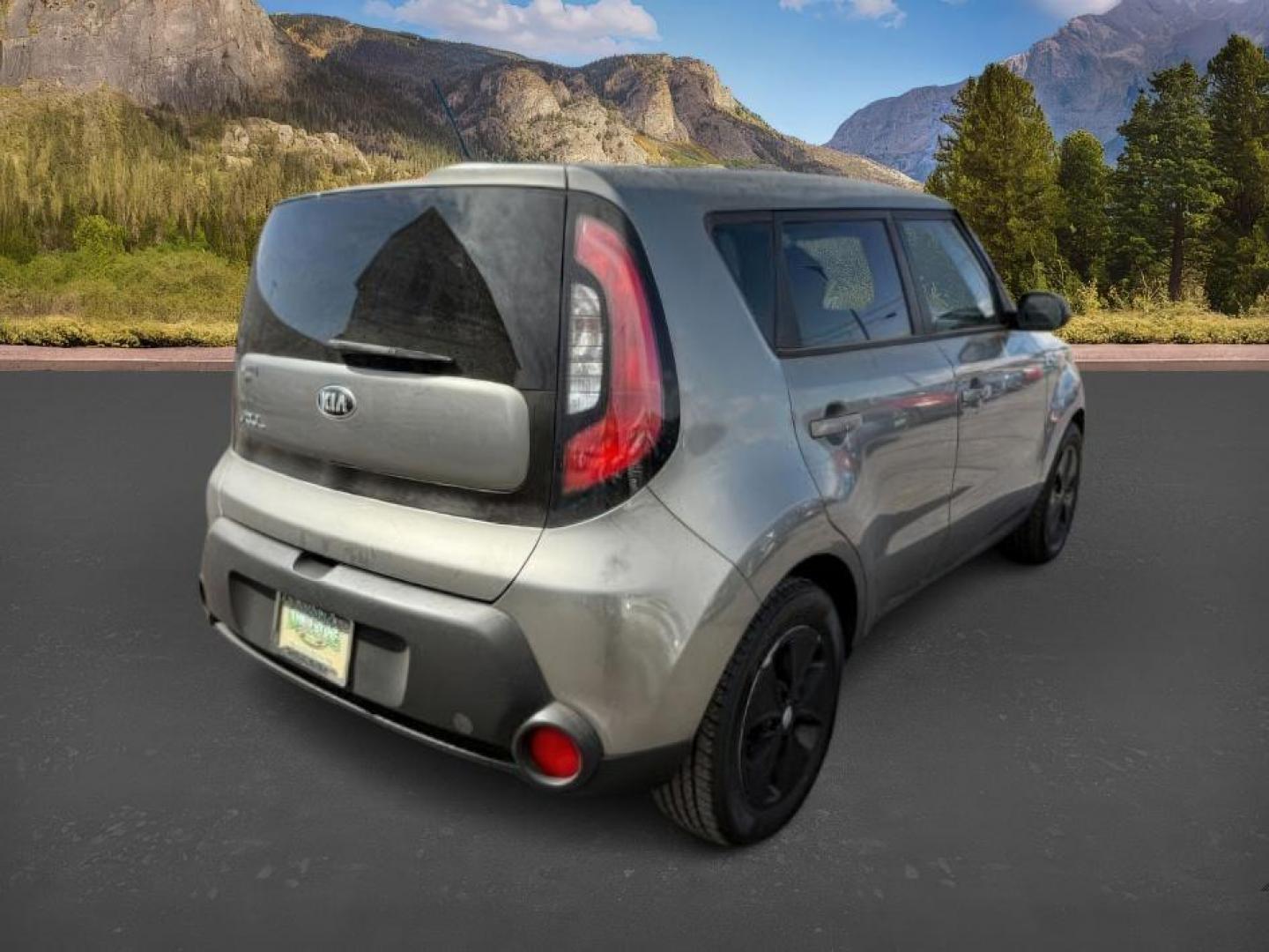 2015 GRAY /CLOTH KIA Soul (KNDJN2A21F7) with an 16 engine, Automatic transmission, located at 1175 N Woodruff Ave, Idaho Falls, ID, 83401, 43.506901, -111.999657 - At Timberline Auto, finding a great deal on your next vehicle is always easy! Our experienced sales staff's goal is to help find you the right vehicle at the right price! Our knowledgeable finance department has options for almost any credit score. We offer extended service contract options to prote - Photo#5