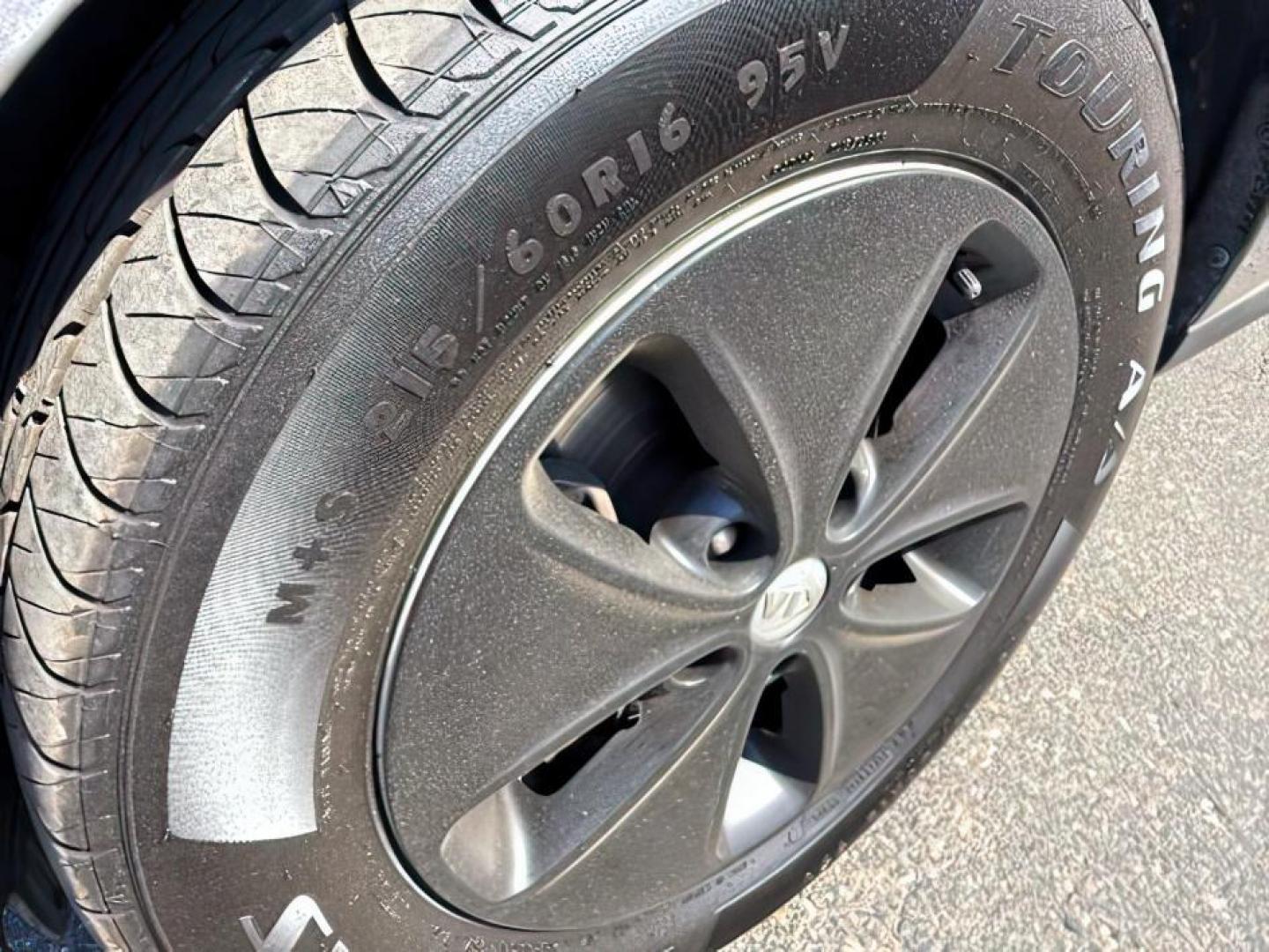 2015 GRAY /CLOTH KIA Soul (KNDJN2A21F7) with an 16 engine, Automatic transmission, located at 1175 N Woodruff Ave, Idaho Falls, ID, 83401, 43.506901, -111.999657 - At Timberline Auto, finding a great deal on your next vehicle is always easy! Our experienced sales staff's goal is to help find you the right vehicle at the right price! Our knowledgeable finance department has options for almost any credit score. We offer extended service contract options to prote - Photo#9