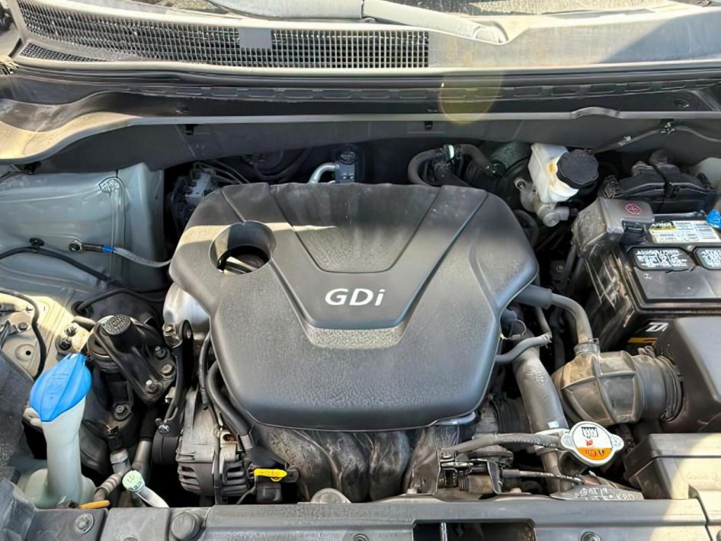 2015 GRAY /CLOTH KIA Soul (KNDJN2A21F7) with an 16 engine, Automatic transmission, located at 1175 N Woodruff Ave, Idaho Falls, ID, 83401, 43.506901, -111.999657 - At Timberline Auto, finding a great deal on your next vehicle is always easy! Our experienced sales staff's goal is to help find you the right vehicle at the right price! Our knowledgeable finance department has options for almost any credit score. We offer extended service contract options to prote - Photo#19