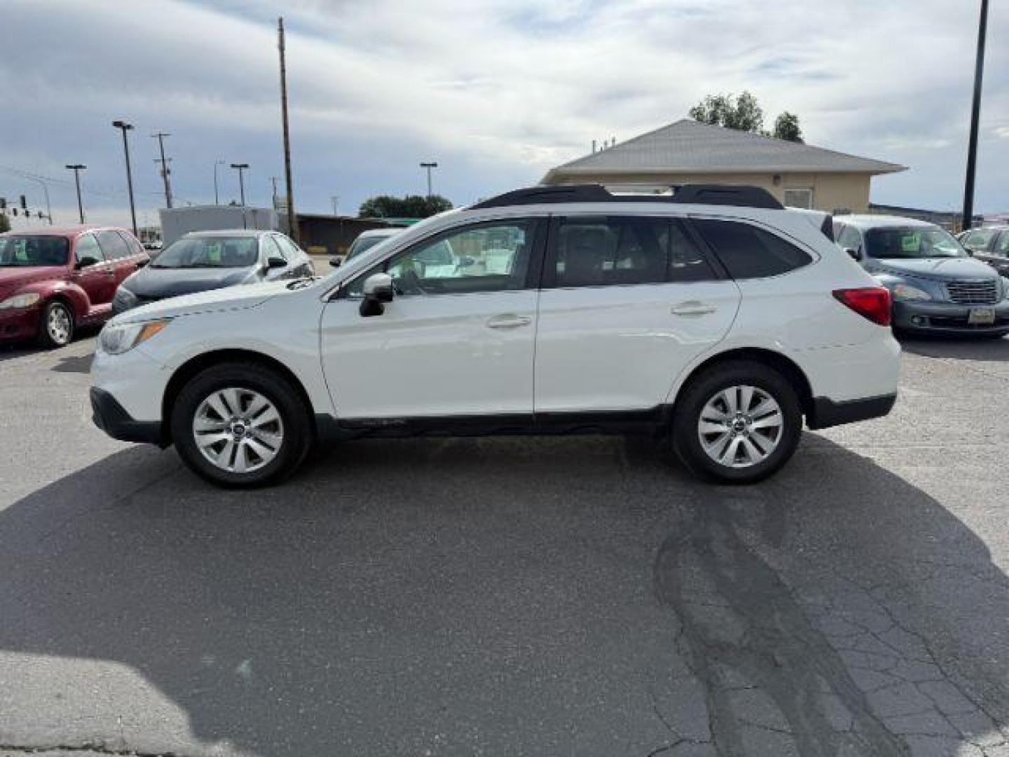 2016 Crystal White Pearl /Slate Black Subaru Outback (4S4BSAFC5G3) with an 25L H-4 DOHC engine, Automatic transmission, located at 1175 N Woodruff Ave, Idaho Falls, ID, 83401, 43.506901, -111.999657 - At Timberline Auto, finding a great deal on your next vehicle is always easy! Our experienced sales staff's goal is to help find you the right vehicle at the right price! Our knowledgeable finance department has options for almost any credit score. We offer extended service contract options to prote - Photo#21