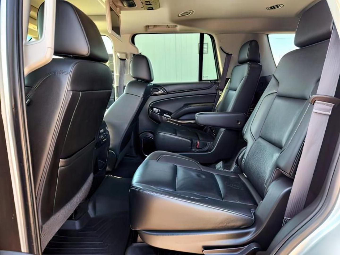 2016 Silver Ice Metallic /Jet Black Chevrolet Tahoe (1GNSKBKC4GR) with an EcoTec3 53L V-8 gasoline direct injection engine, Automatic transmission, located at 1175 N Woodruff Ave, Idaho Falls, ID, 83401, 43.506901, -111.999657 - At Timberline Auto, finding a great deal on your next vehicle is always easy! Our experienced sales staff's goal is to help find you the right vehicle at the right price! Our knowledgeable finance department has options for almost any credit score. We offer extended service contract options to prote - Photo#10