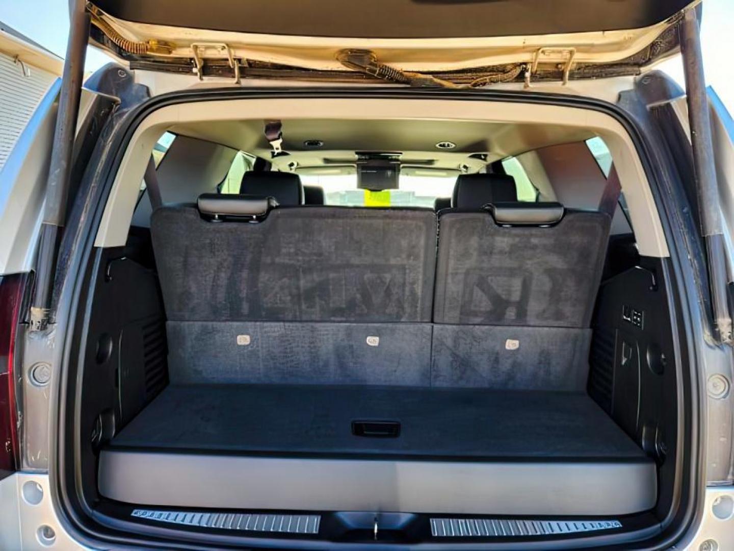 2016 Silver Ice Metallic /Jet Black Chevrolet Tahoe (1GNSKBKC4GR) with an EcoTec3 53L V-8 gasoline direct injection engine, Automatic transmission, located at 1175 N Woodruff Ave, Idaho Falls, ID, 83401, 43.506901, -111.999657 - At Timberline Auto, finding a great deal on your next vehicle is always easy! Our experienced sales staff's goal is to help find you the right vehicle at the right price! Our knowledgeable finance department has options for almost any credit score. We offer extended service contract options to prote - Photo#11