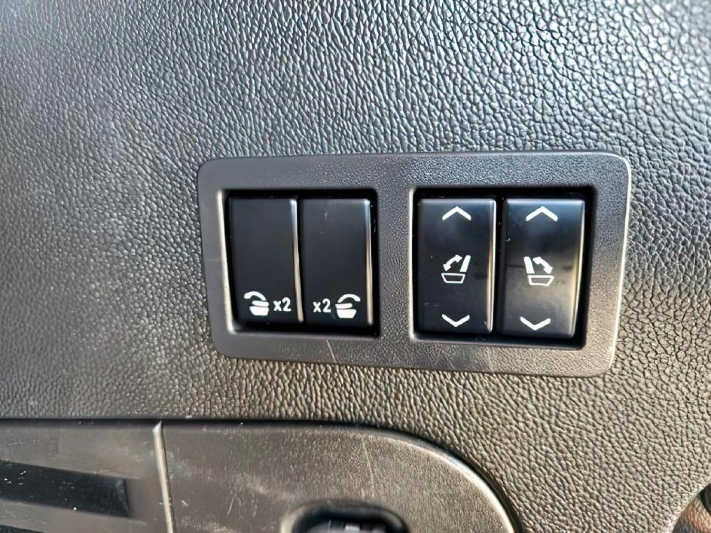 2016 Silver Ice Metallic /Jet Black Chevrolet Tahoe (1GNSKBKC4GR) with an EcoTec3 53L V-8 gasoline direct injection engine, Automatic transmission, located at 1175 N Woodruff Ave, Idaho Falls, ID, 83401, 43.506901, -111.999657 - At Timberline Auto, finding a great deal on your next vehicle is always easy! Our experienced sales staff's goal is to help find you the right vehicle at the right price! Our knowledgeable finance department has options for almost any credit score. We offer extended service contract options to prote - Photo#12