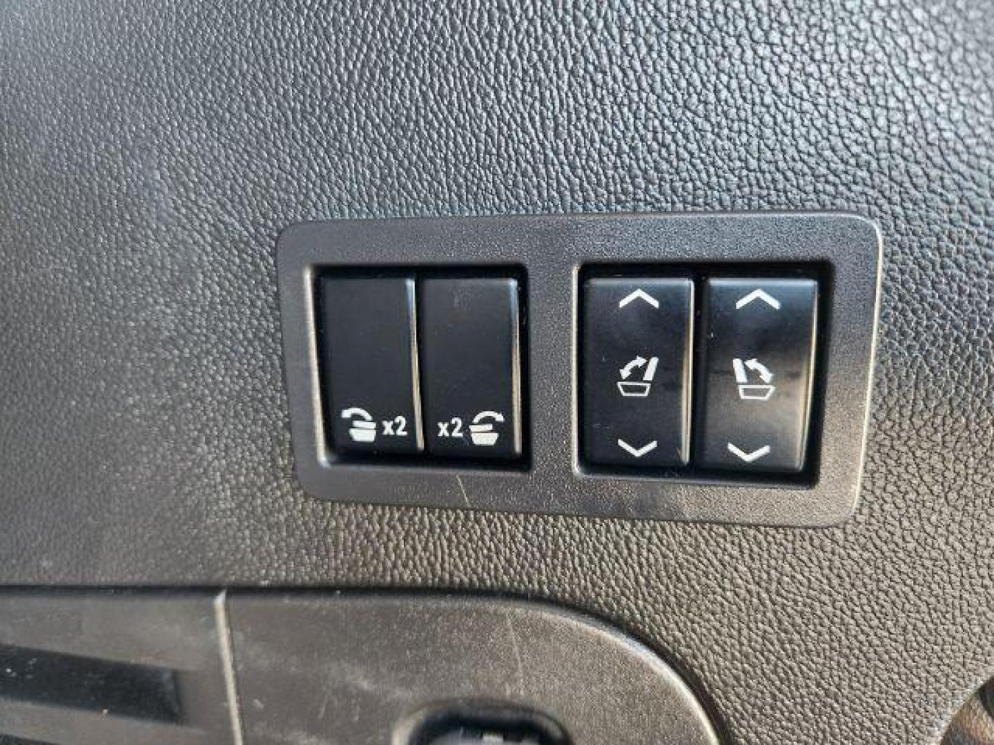 2016 Silver Ice Metallic /Jet Black Chevrolet Tahoe (1GNSKBKC4GR) with an EcoTec3 53L V-8 gasoline direct injection engine, Automatic transmission, located at 1175 N Woodruff Ave, Idaho Falls, ID, 83401, 43.506901, -111.999657 - At Timberline Auto, finding a great deal on your next vehicle is always easy! Our experienced sales staff's goal is to help find you the right vehicle at the right price! Our knowledgeable finance department has options for almost any credit score. We offer extended service contract options to prote - Photo#29
