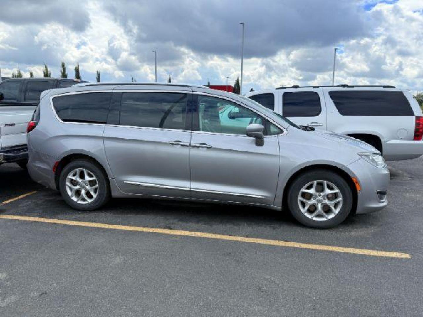2017 SILVER /Black/Alloy Chrysler Pacifica Touring-L Plus (2C4RC1EG7HR) with an 3.6L V-6 DOHC engine, AUTOMATIC transmission, located at 1235 N Woodruff Ave., Idaho Falls, 83401, (208) 523-1053, 43.507172, -112.000488 - At Timberline Auto, finding a great deal on your next vehicle is always easy! Our experienced sales staff's goal is to help find you the right vehicle at the right price! Our knowledgeable finance department has options for almost any credit score. We offer extended service contract options to prote - Photo#1