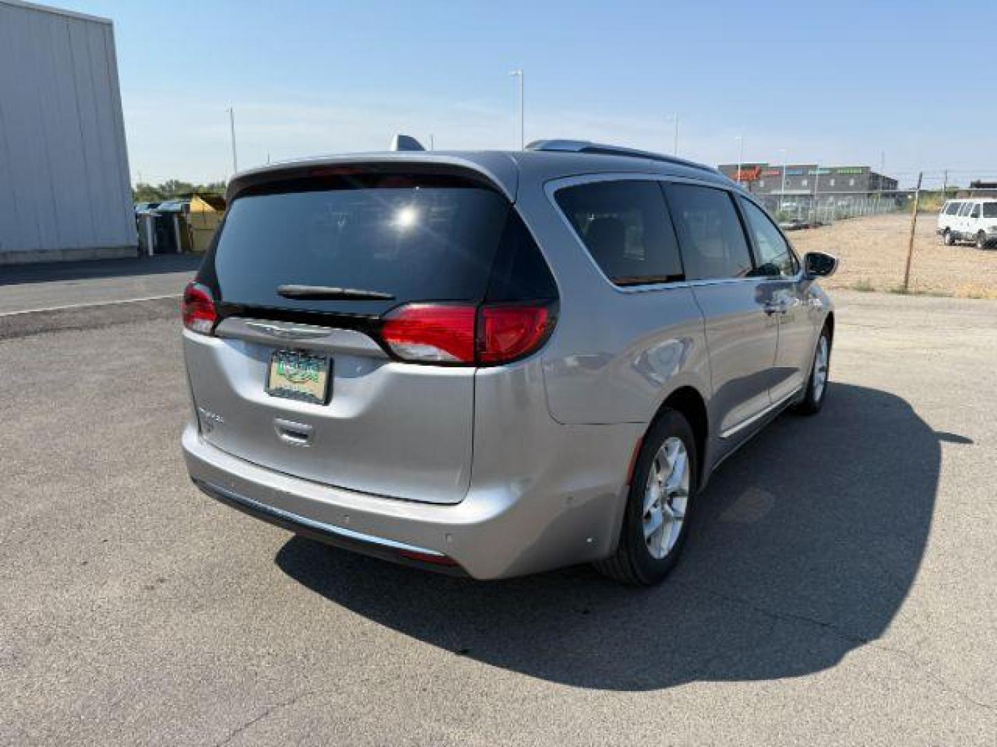 2017 SILVER /Black/Alloy Chrysler Pacifica (2C4RC1EG7HR) with an 36L V-6 DOHC engine, Automatic transmission, located at 1175 N Woodruff Ave, Idaho Falls, ID, 83401, 43.506901, -111.999657 - At Timberline Auto, finding a great deal on your next vehicle is always easy! Our experienced sales staff's goal is to help find you the right vehicle at the right price! Our knowledgeable finance department has options for almost any credit score. We offer extended service contract options to prote - Photo#32