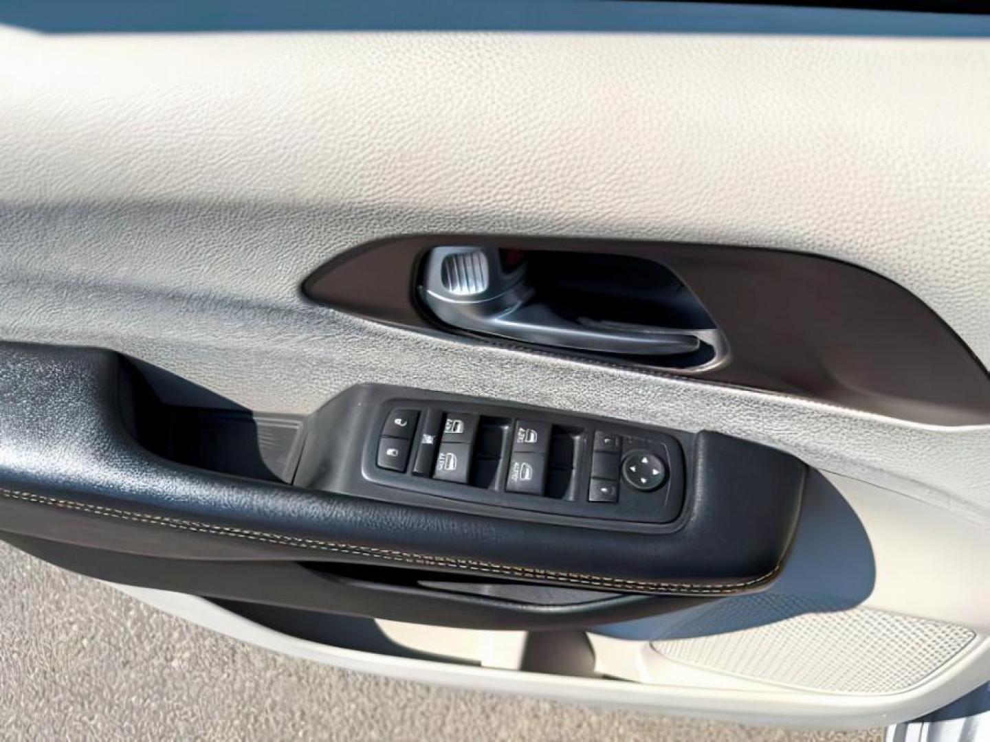 2017 SILVER /Black/Alloy Chrysler Pacifica (2C4RC1EG7HR) with an 36L V-6 DOHC engine, Automatic transmission, located at 1175 N Woodruff Ave, Idaho Falls, ID, 83401, 43.506901, -111.999657 - At Timberline Auto, finding a great deal on your next vehicle is always easy! Our experienced sales staff's goal is to help find you the right vehicle at the right price! Our knowledgeable finance department has options for almost any credit score. We offer extended service contract options to prote - Photo#20