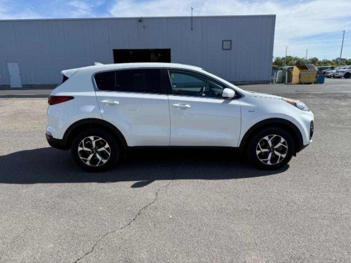 2021 Snow White Pearl /Black KIA Sportage (KNDPMCAC0M7) with an Theta II 24L I-4 gasoline direct injection engine, Automatic transmission, located at 1175 N Woodruff Ave, Idaho Falls, ID, 83401, 43.506901, -111.999657 - At Timberline Auto, finding a great deal on your next vehicle is always easy! Our experienced sales staff's goal is to help find you the right vehicle at the right price! Our knowledgeable finance department has options for almost any credit score. We offer extended service contract options to prote - Photo#26