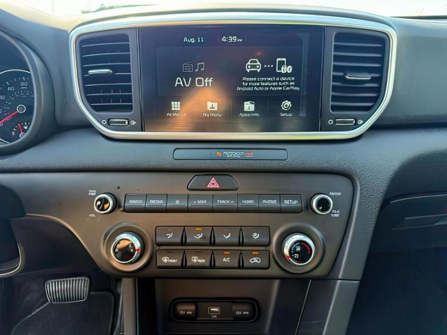 2021 Snow White Pearl /Black KIA Sportage (KNDPMCAC0M7) with an Theta II 24L I-4 gasoline direct injection engine, Automatic transmission, located at 1175 N Woodruff Ave, Idaho Falls, ID, 83401, 43.506901, -111.999657 - At Timberline Auto, finding a great deal on your next vehicle is always easy! Our experienced sales staff's goal is to help find you the right vehicle at the right price! Our knowledgeable finance department has options for almost any credit score. We offer extended service contract options to prote - Photo#14