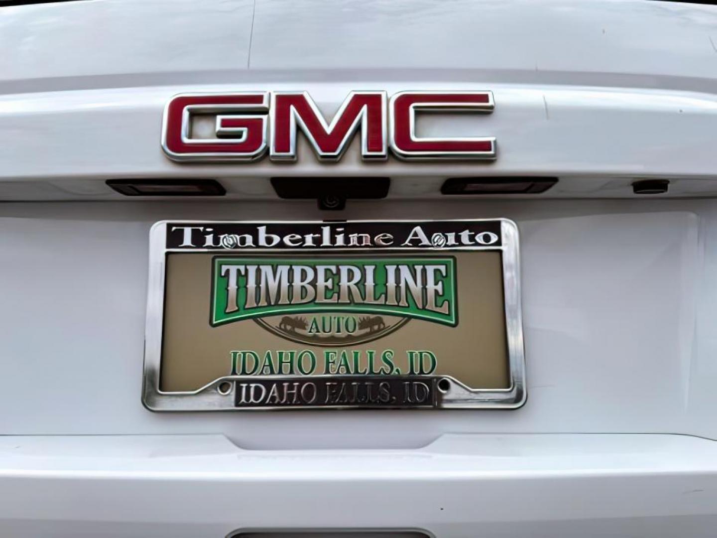 2018 WHITE /LEATHER GMC Yukon (1GKS2BKC9JR) with an EcoTec3 53L V-8 gasoline direct injection engine, Automatic transmission, located at 1175 N Woodruff Ave, Idaho Falls, ID, 83401, 43.506901, -111.999657 - At Timberline Auto, finding a great deal on your next vehicle is always easy! Our experienced sales staff's goal is to help find you the right vehicle at the right price! Our knowledgeable finance department has options for almost any credit score. We offer extended service contract options to prote - Photo#4