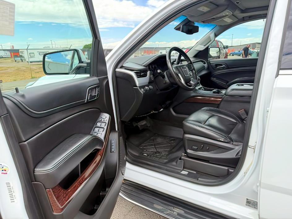 2018 WHITE /LEATHER GMC Yukon (1GKS2BKC9JR) with an EcoTec3 53L V-8 gasoline direct injection engine, Automatic transmission, located at 1175 N Woodruff Ave, Idaho Falls, ID, 83401, 43.506901, -111.999657 - At Timberline Auto, finding a great deal on your next vehicle is always easy! Our experienced sales staff's goal is to help find you the right vehicle at the right price! Our knowledgeable finance department has options for almost any credit score. We offer extended service contract options to prote- Photo#11