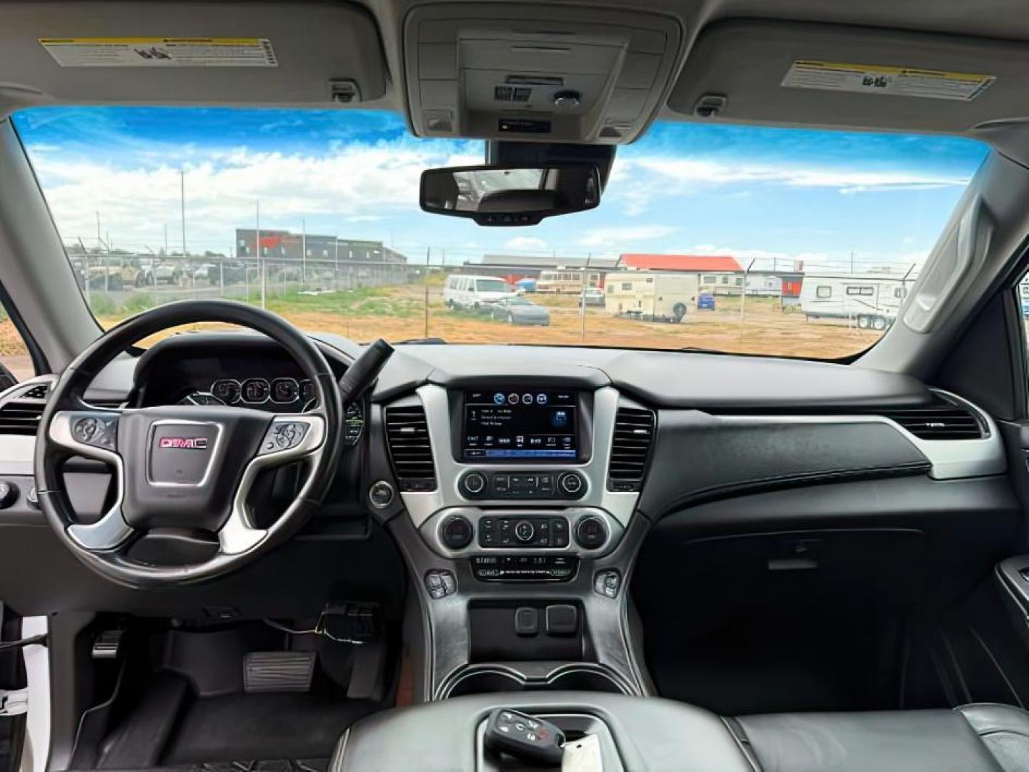 2018 WHITE /LEATHER GMC Yukon (1GKS2BKC9JR) with an EcoTec3 53L V-8 gasoline direct injection engine, Automatic transmission, located at 1175 N Woodruff Ave, Idaho Falls, ID, 83401, 43.506901, -111.999657 - At Timberline Auto, finding a great deal on your next vehicle is always easy! Our experienced sales staff's goal is to help find you the right vehicle at the right price! Our knowledgeable finance department has options for almost any credit score. We offer extended service contract options to prote - Photo#18