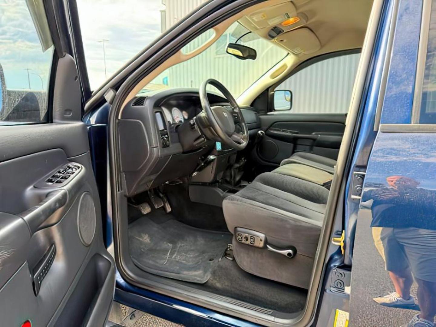 2005 BLUE /CLOTH Dodge Ram 2500 (3D7KS28C05G) with an 59 engine, Manual transmission, located at 1175 N Woodruff Ave, Idaho Falls, ID, 83401, 43.506901, -111.999657 - At Timberline Auto, finding a great deal on your next vehicle is always easy! Our experienced sales staff's goal is to help find you the right vehicle at the right price! Our knowledgeable finance department has options for almost any credit score. We offer extended service contract options to prote - Photo#8